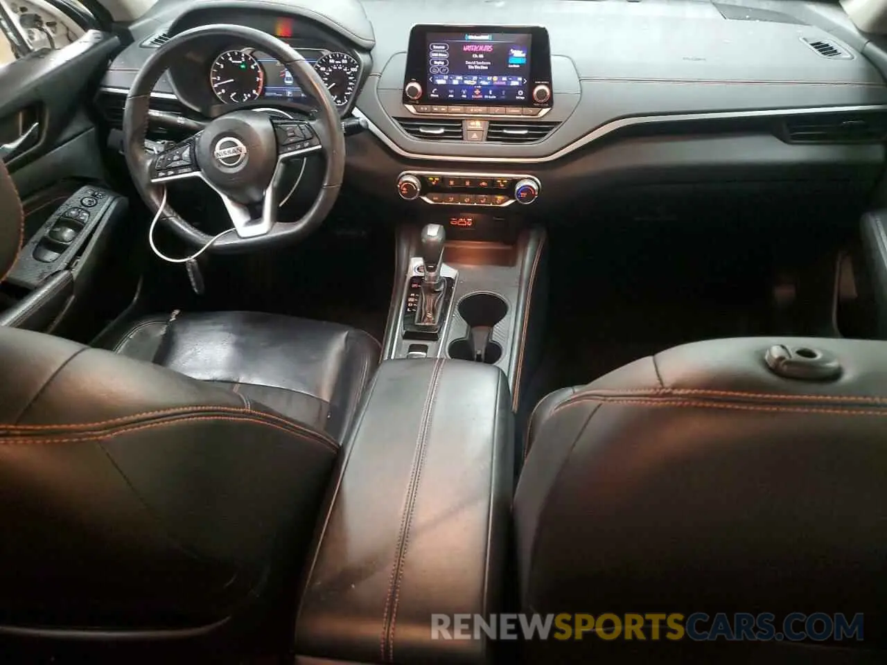 8 Photograph of a damaged car 1N4BL4CW6KN323388 NISSAN ALTIMA 2019