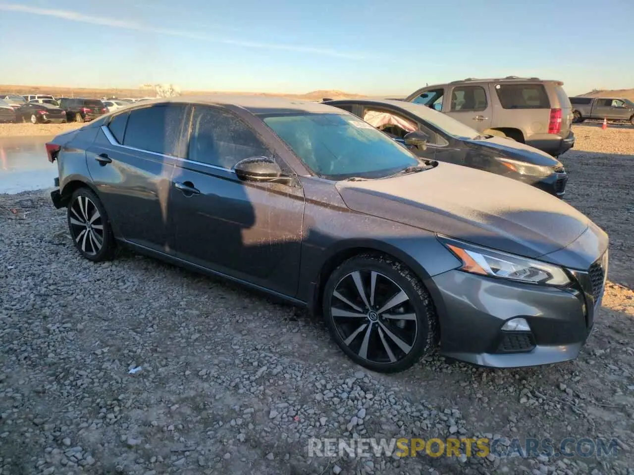 4 Photograph of a damaged car 1N4BL4CW9KN321103 NISSAN ALTIMA 2019