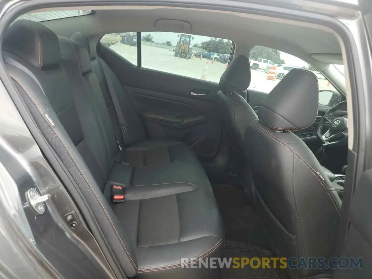 10 Photograph of a damaged car 1N4BL4CWXKN322793 NISSAN ALTIMA 2019