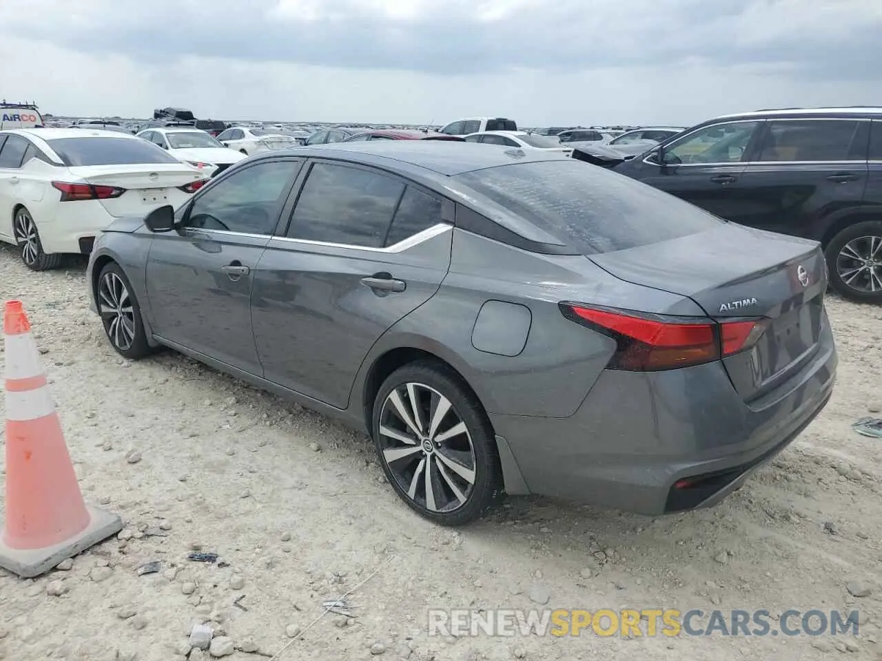 2 Photograph of a damaged car 1N4BL4CWXKN322793 NISSAN ALTIMA 2019