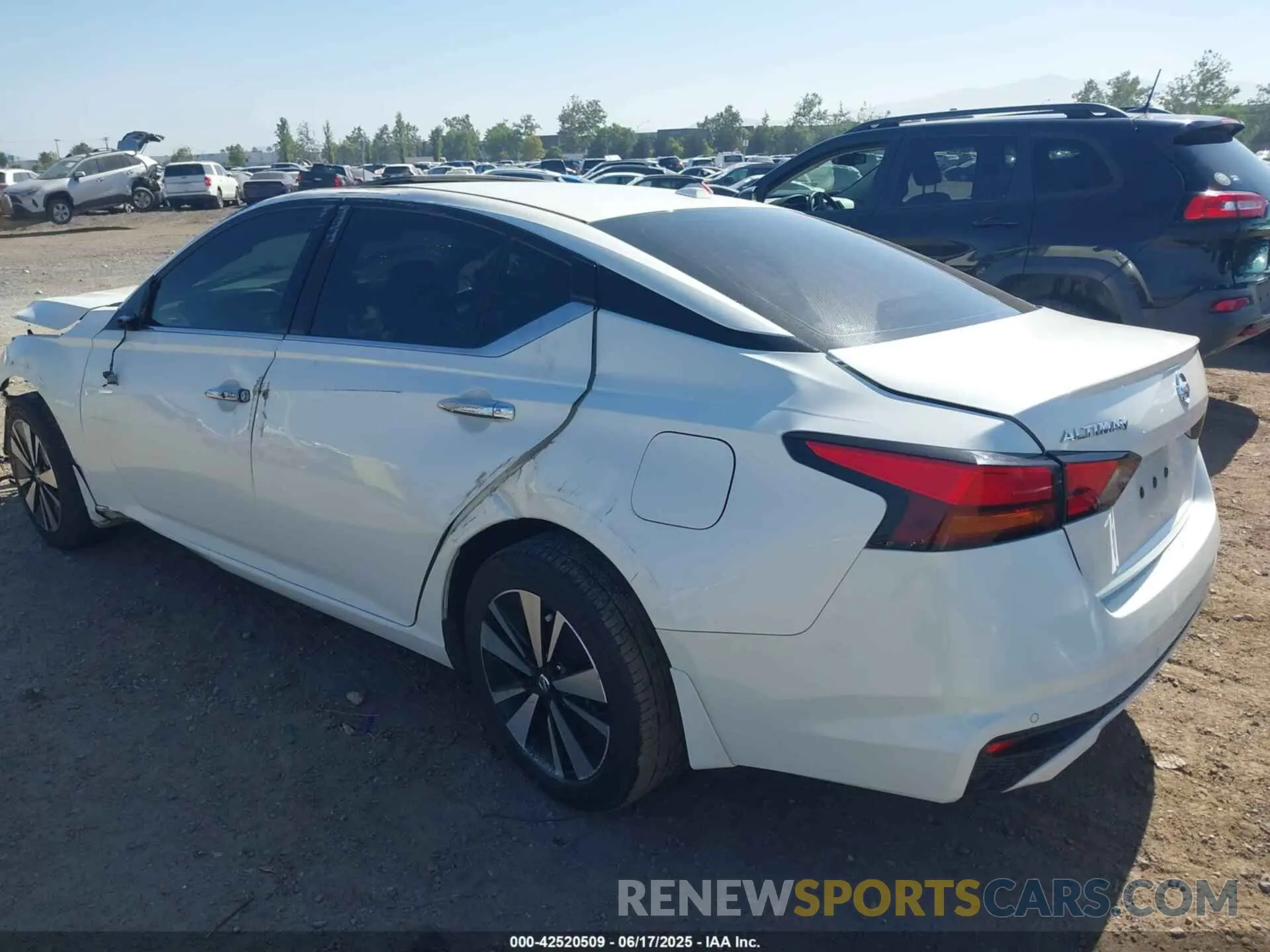 3 Photograph of a damaged car 1N4BL4DV1KC146590 NISSAN ALTIMA 2019