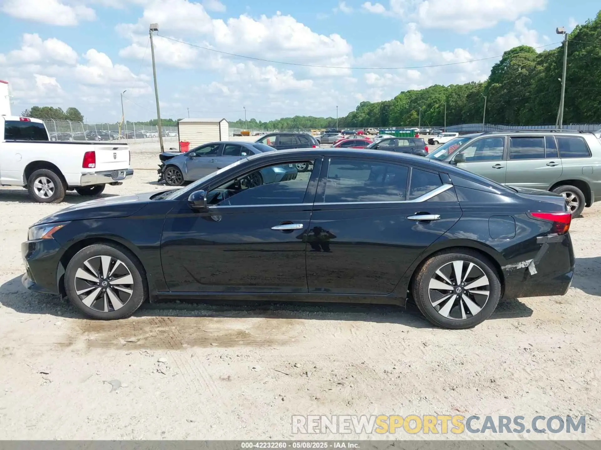 14 Photograph of a damaged car 1N4BL4DV1KC147772 NISSAN ALTIMA 2019
