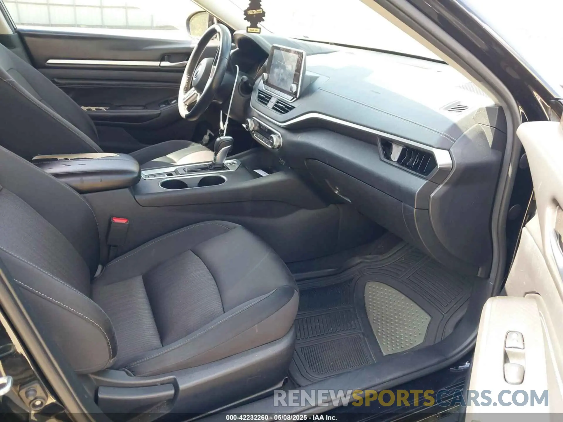 5 Photograph of a damaged car 1N4BL4DV1KC147772 NISSAN ALTIMA 2019