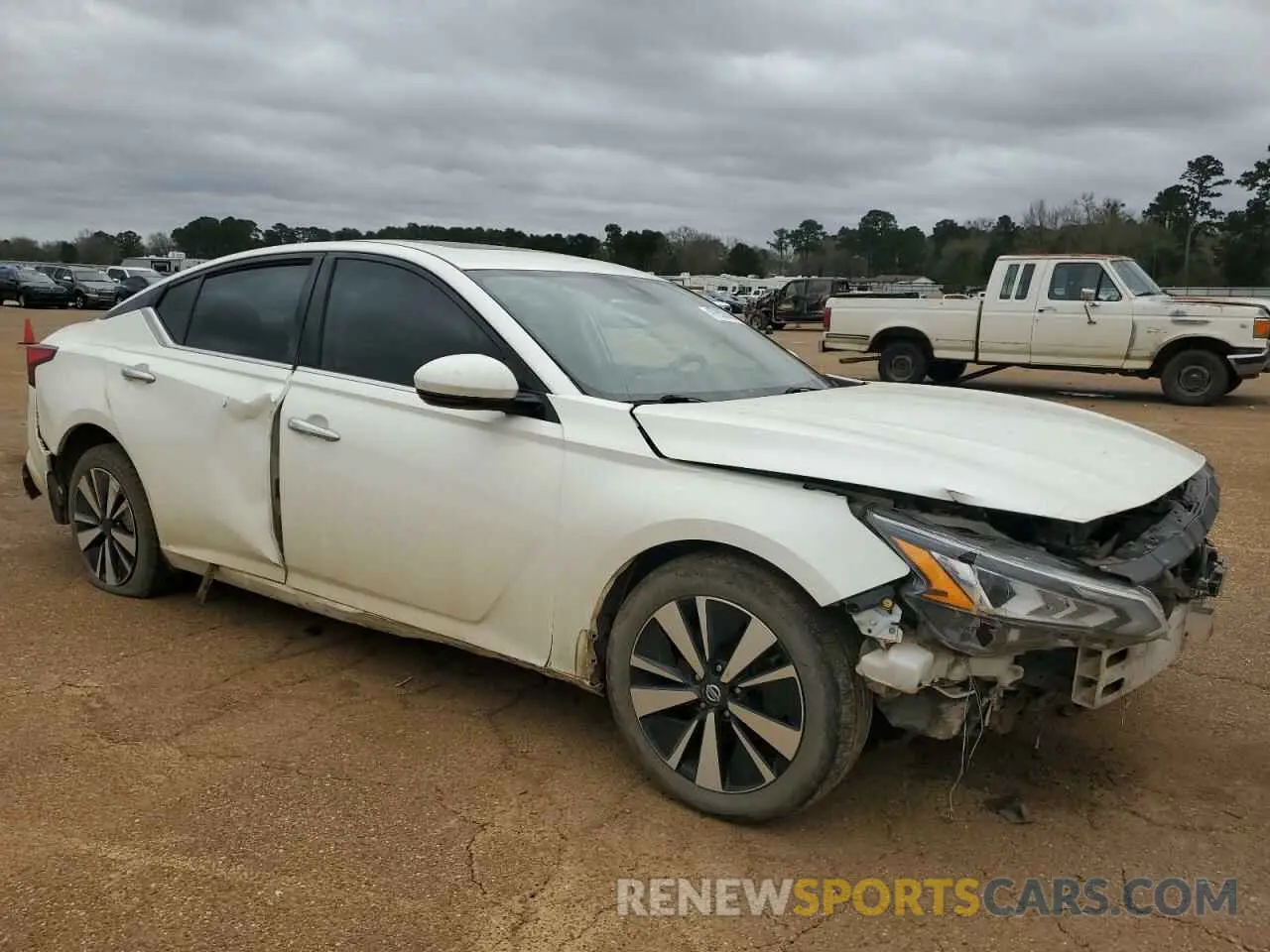 4 Photograph of a damaged car 1N4BL4DV1KC217786 NISSAN ALTIMA 2019