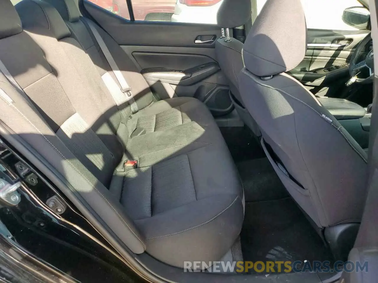 10 Photograph of a damaged car 1N4BL4DV1KN308402 NISSAN ALTIMA 2019