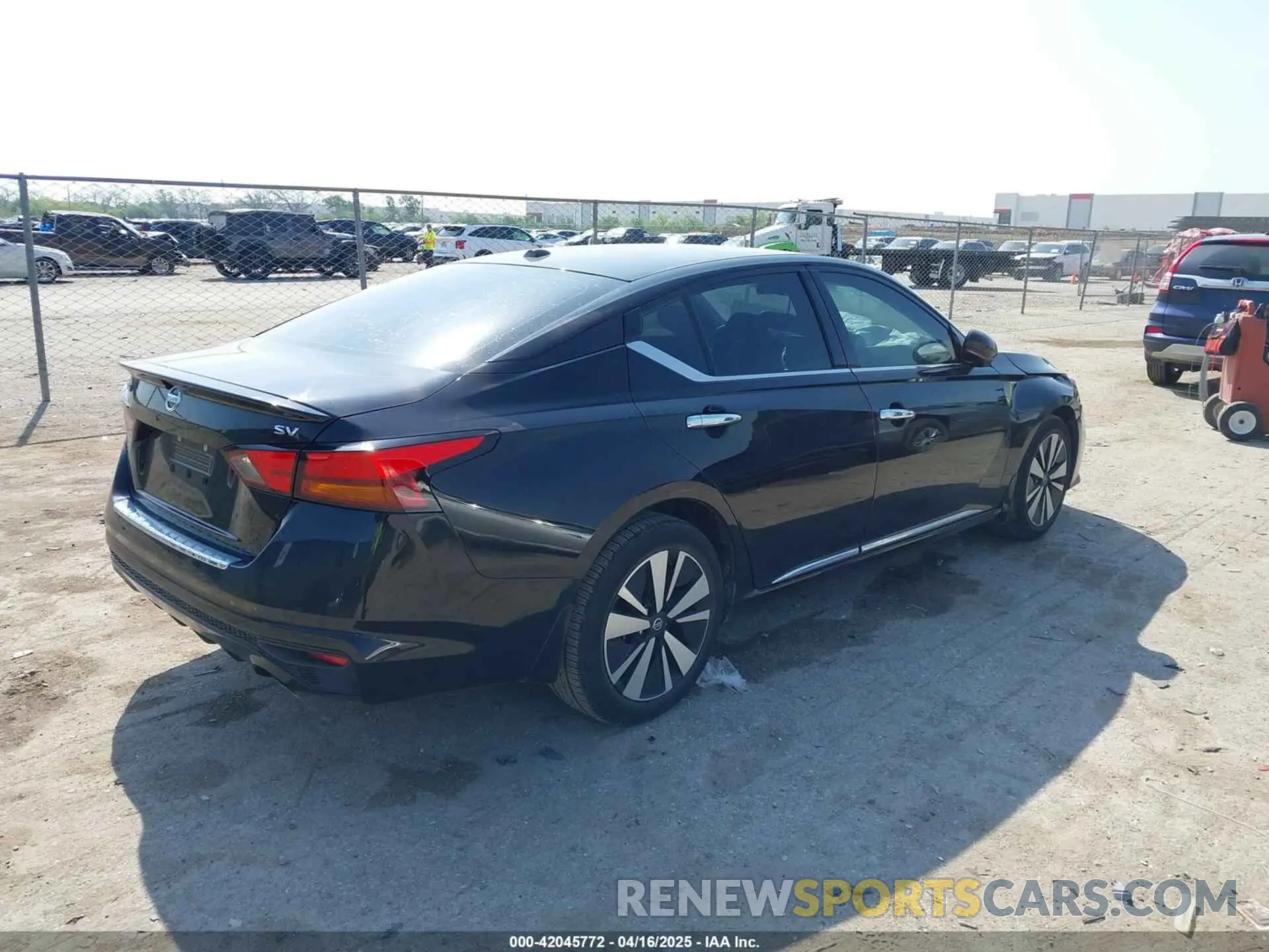 4 Photograph of a damaged car 1N4BL4DV2KC111475 NISSAN ALTIMA 2019