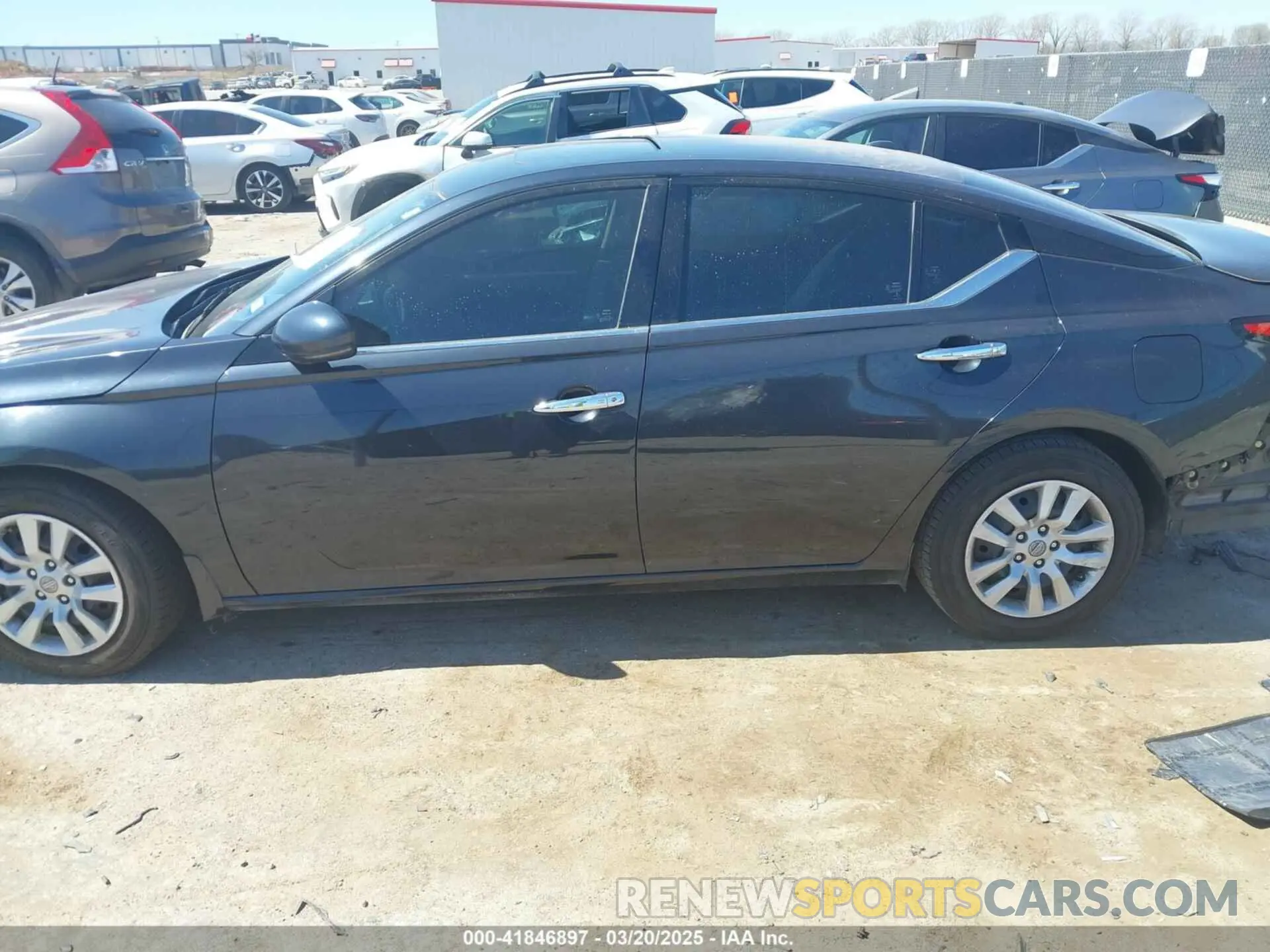 13 Photograph of a damaged car 1N4BL4DV3KC131234 NISSAN ALTIMA 2019
