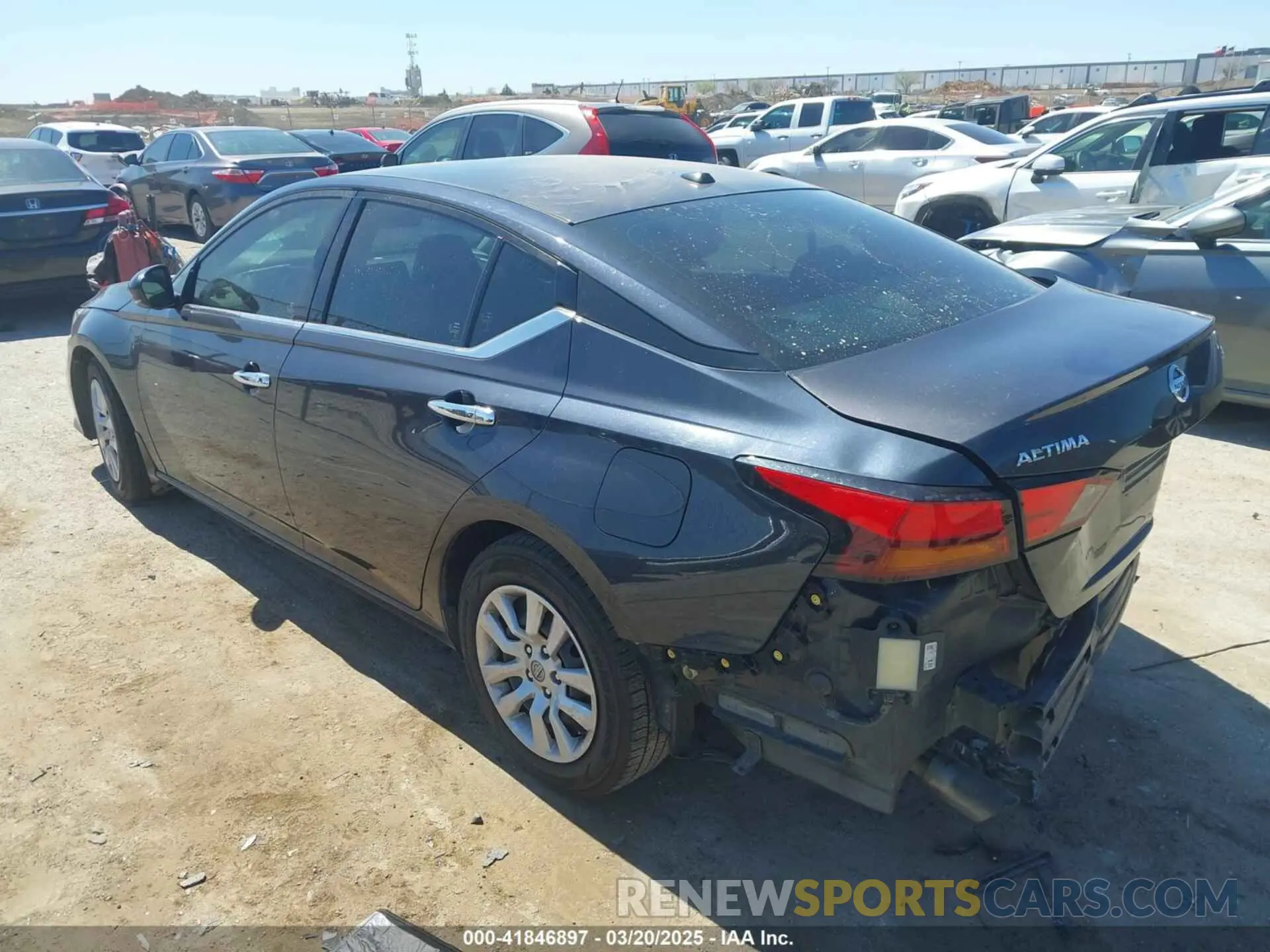 3 Photograph of a damaged car 1N4BL4DV3KC131234 NISSAN ALTIMA 2019