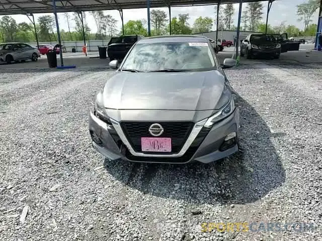 10 Photograph of a damaged car 1N4BL4DV3KC140256 NISSAN ALTIMA 2019