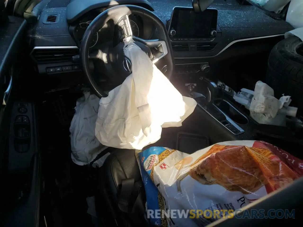 8 Photograph of a damaged car 1N4BL4DV3KC157543 NISSAN ALTIMA 2019