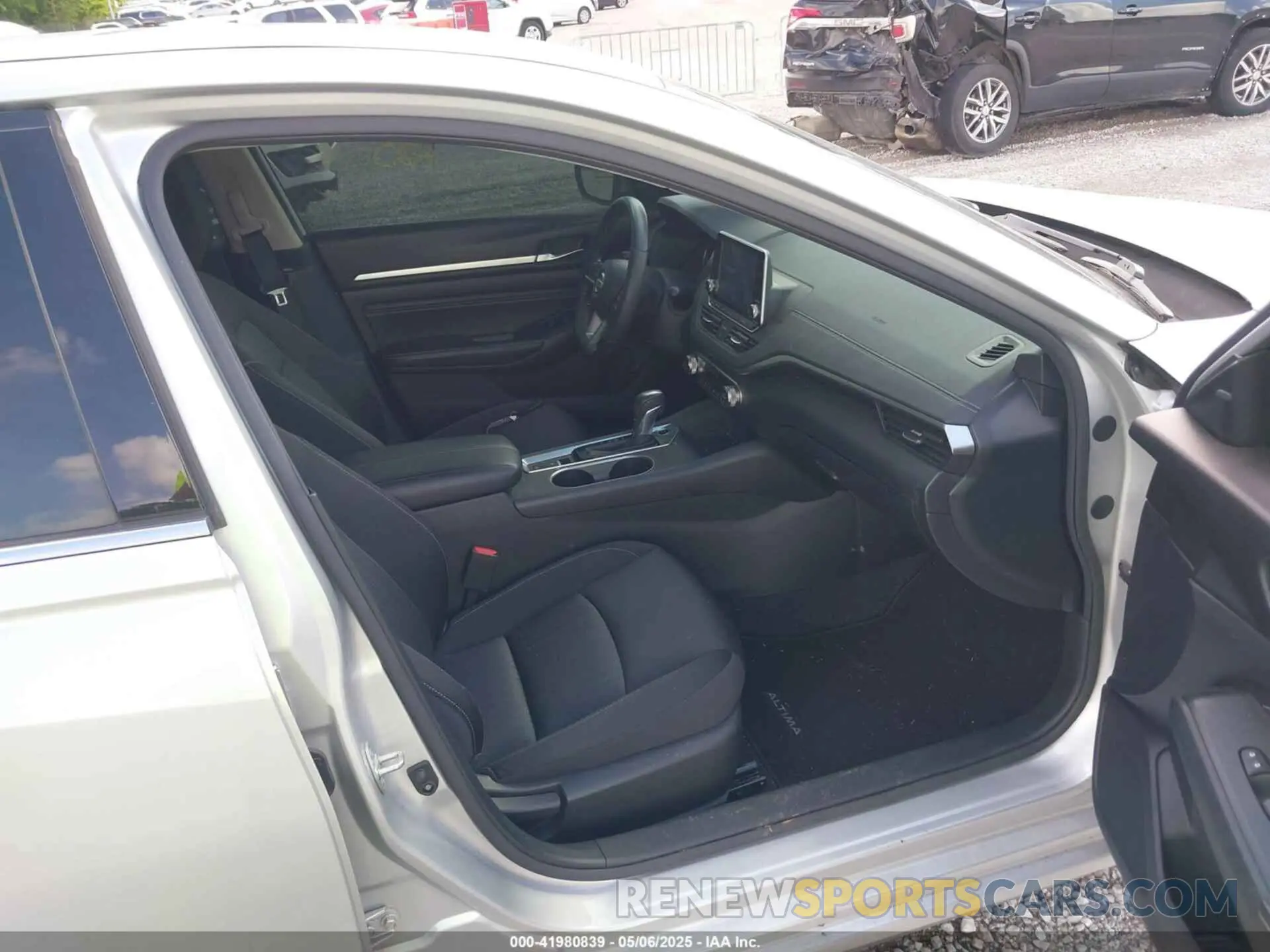 5 Photograph of a damaged car 1N4BL4DV4KC101255 NISSAN ALTIMA 2019
