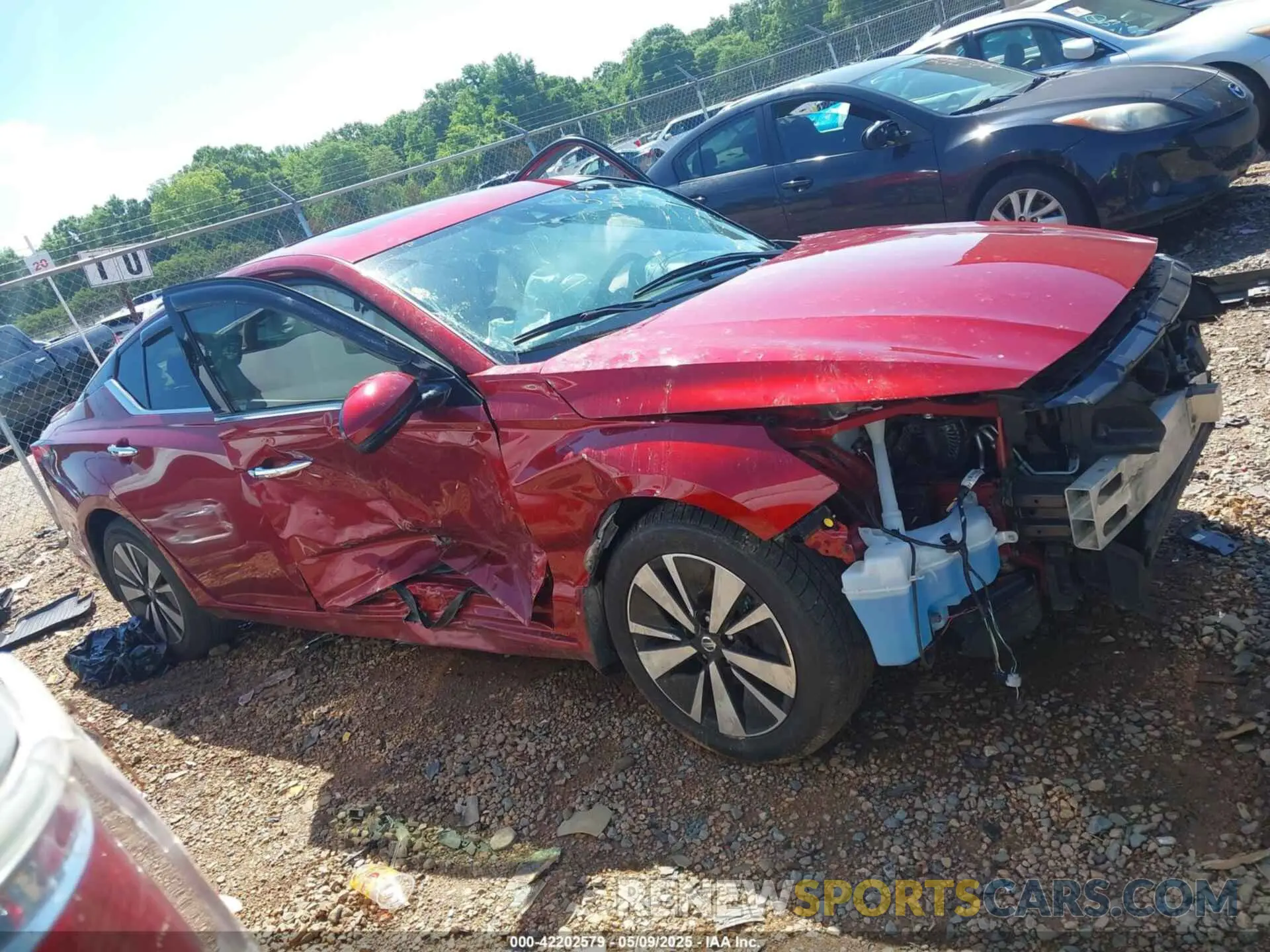 12 Photograph of a damaged car 1N4BL4DV4KC108657 NISSAN ALTIMA 2019
