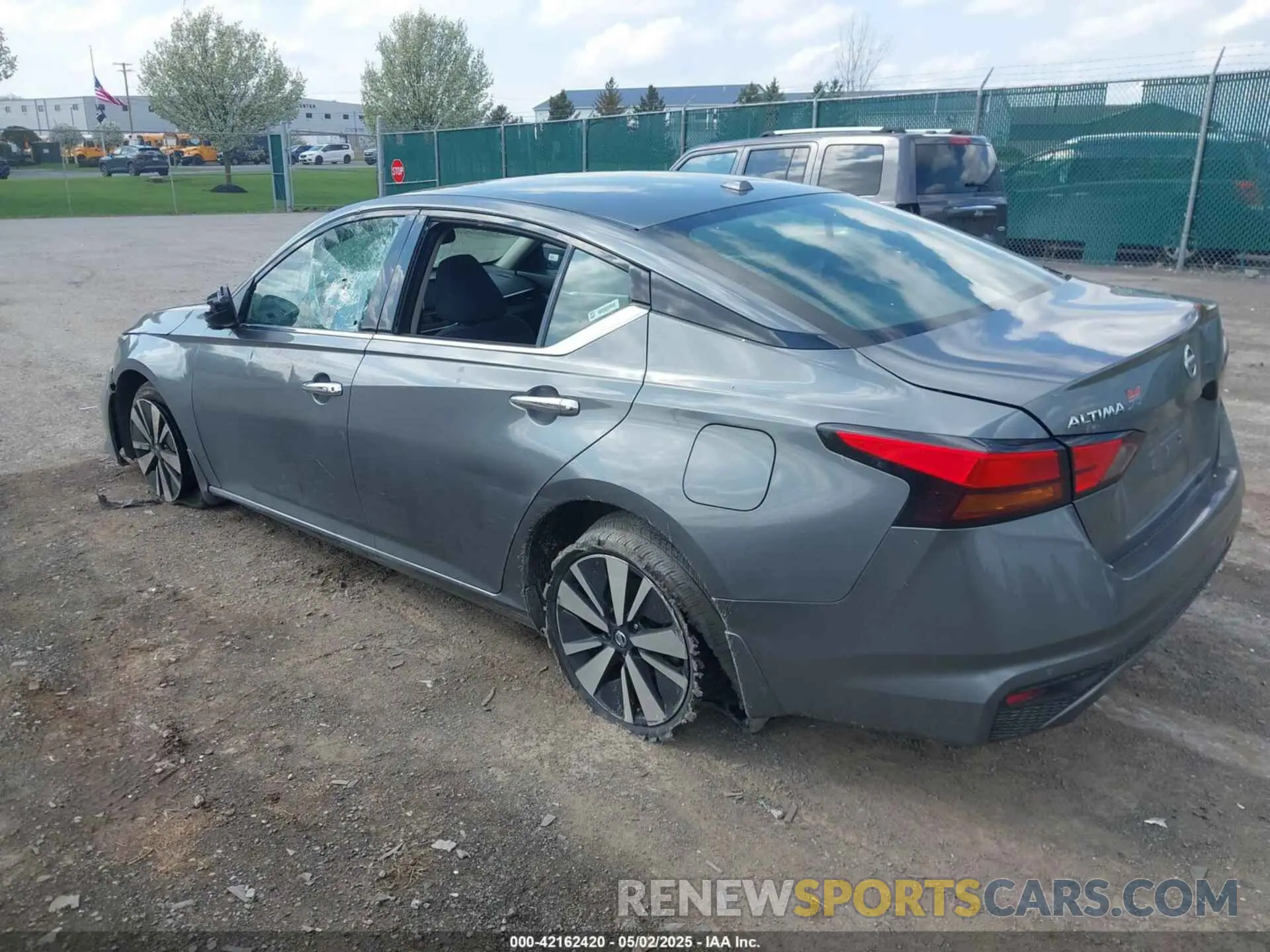 3 Photograph of a damaged car 1N4BL4DV4KC112188 NISSAN ALTIMA 2019