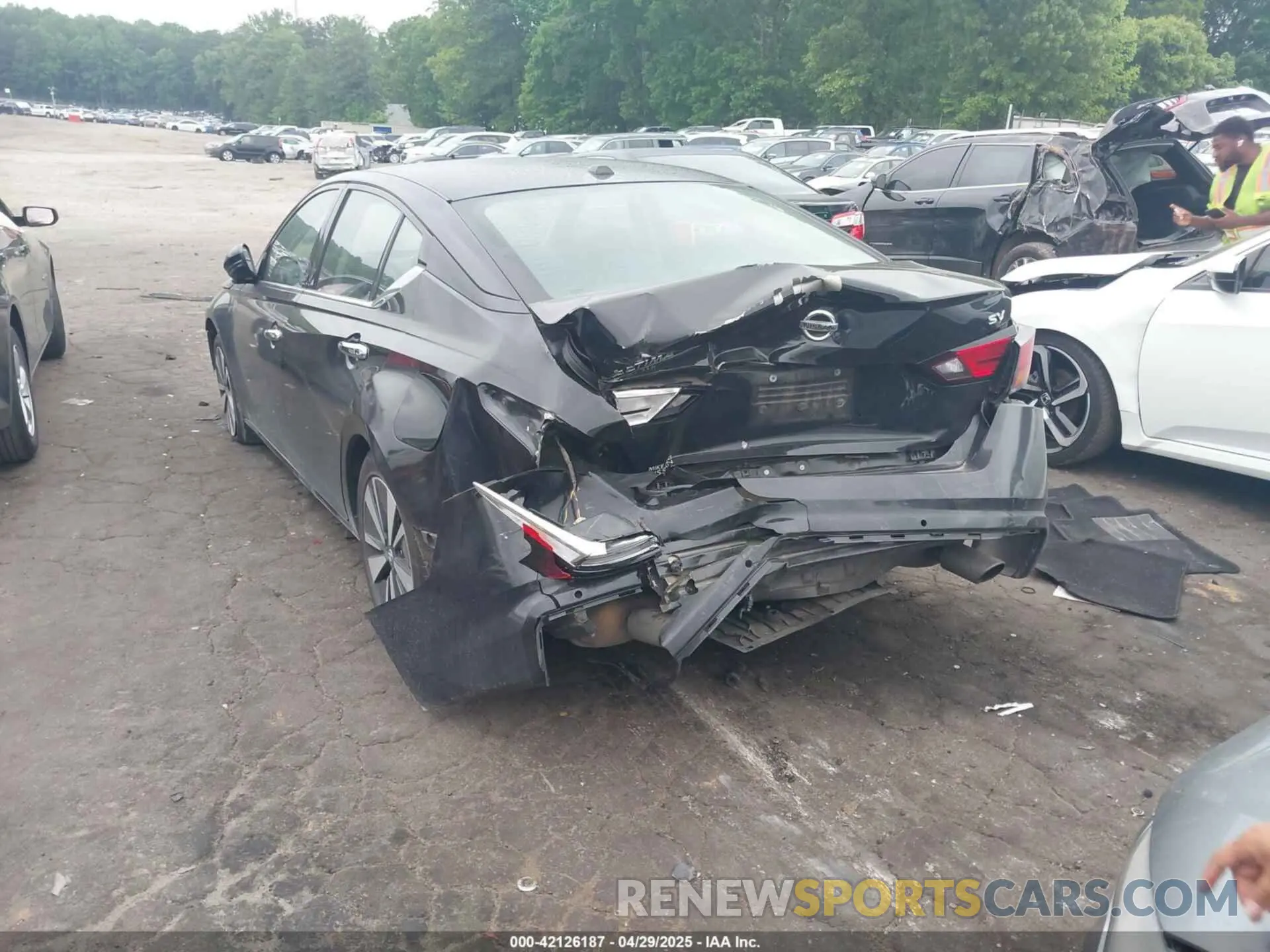 3 Photograph of a damaged car 1N4BL4DV4KC122929 NISSAN ALTIMA 2019