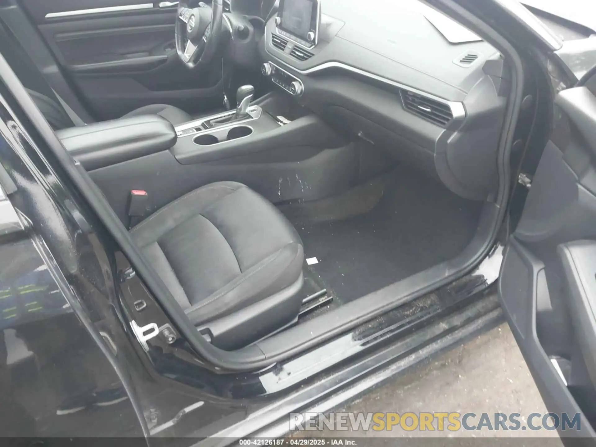 5 Photograph of a damaged car 1N4BL4DV4KC122929 NISSAN ALTIMA 2019