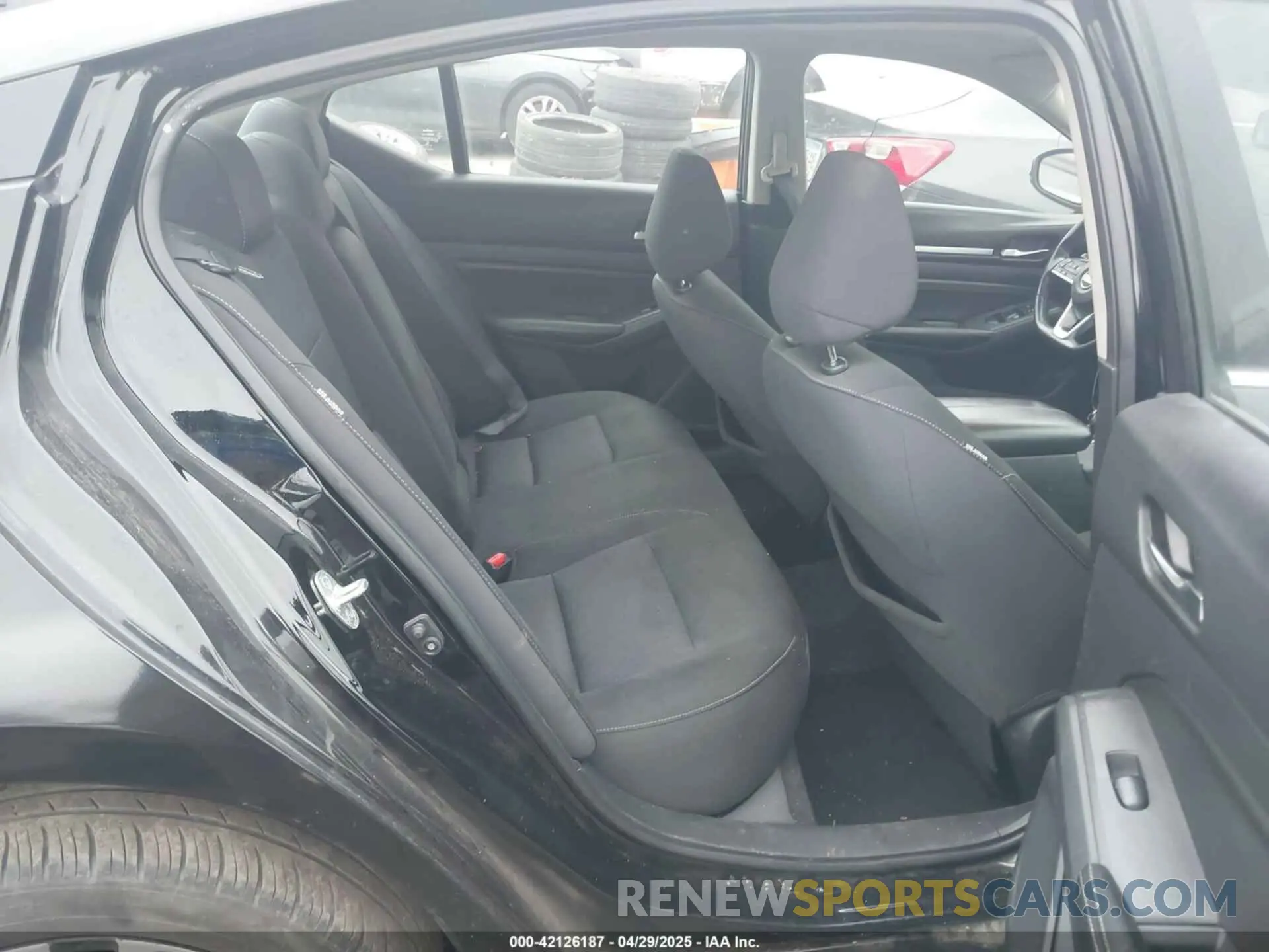 8 Photograph of a damaged car 1N4BL4DV4KC122929 NISSAN ALTIMA 2019