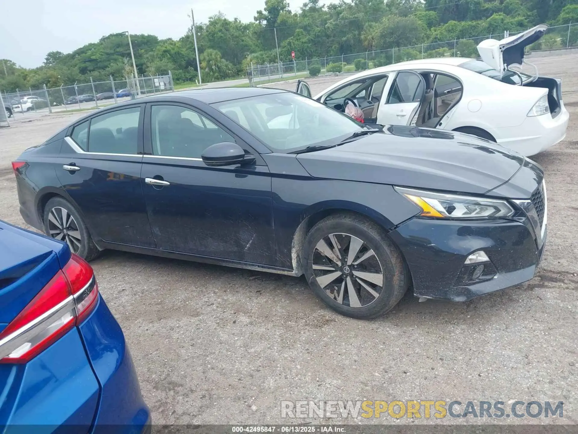 12 Photograph of a damaged car 1N4BL4DV4KC180149 NISSAN ALTIMA 2019
