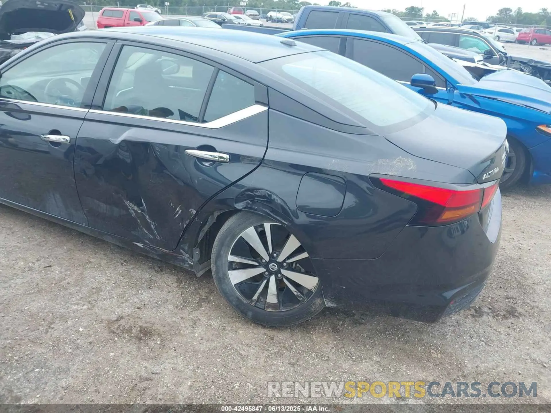 6 Photograph of a damaged car 1N4BL4DV4KC180149 NISSAN ALTIMA 2019
