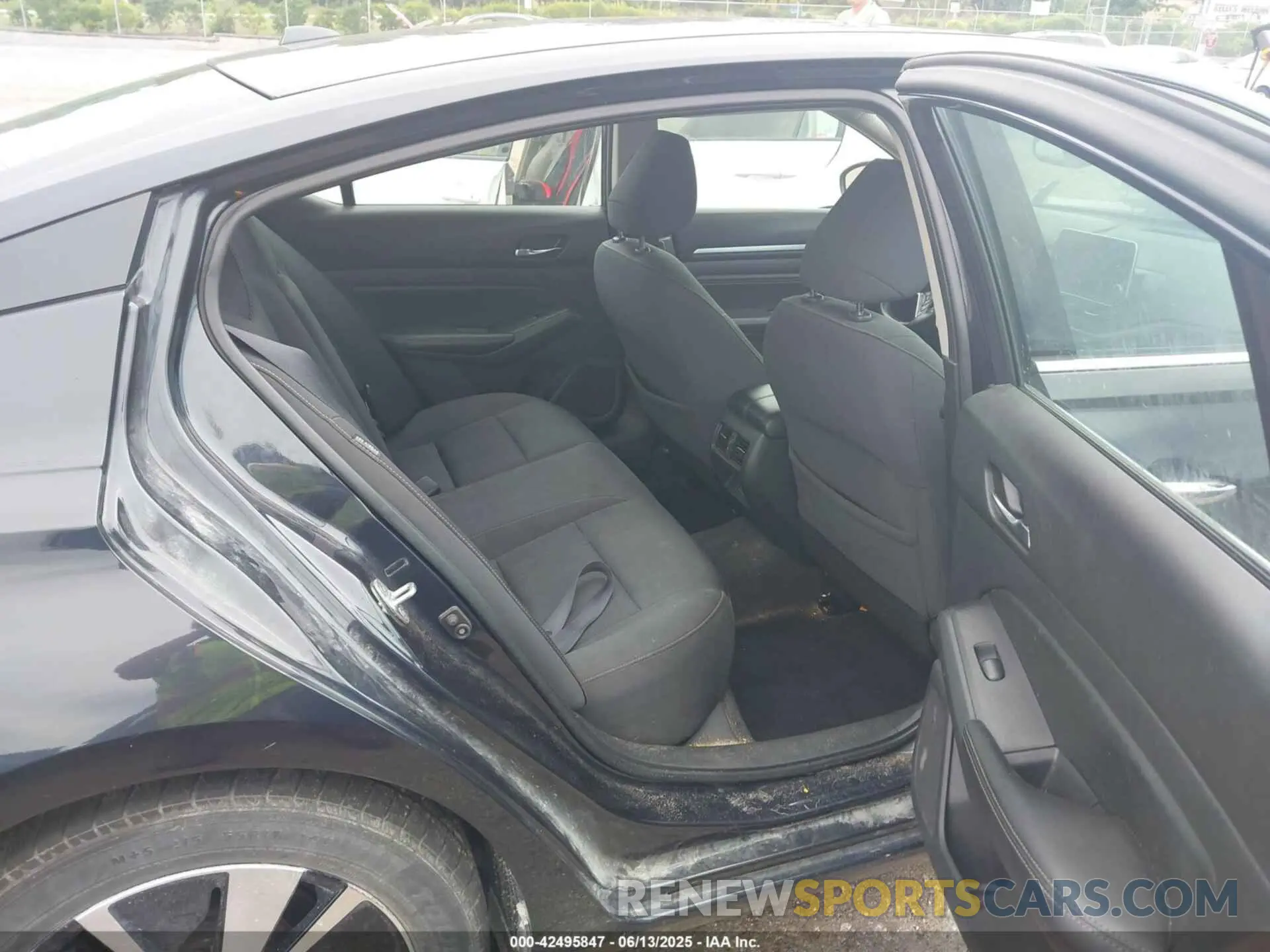 8 Photograph of a damaged car 1N4BL4DV4KC180149 NISSAN ALTIMA 2019