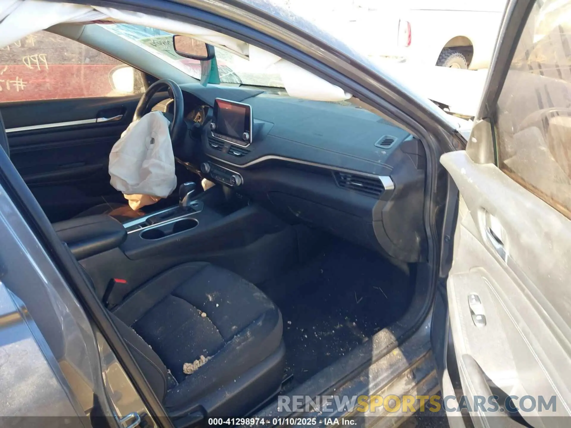 5 Photograph of a damaged car 1N4BL4DV5KC134538 NISSAN ALTIMA 2019