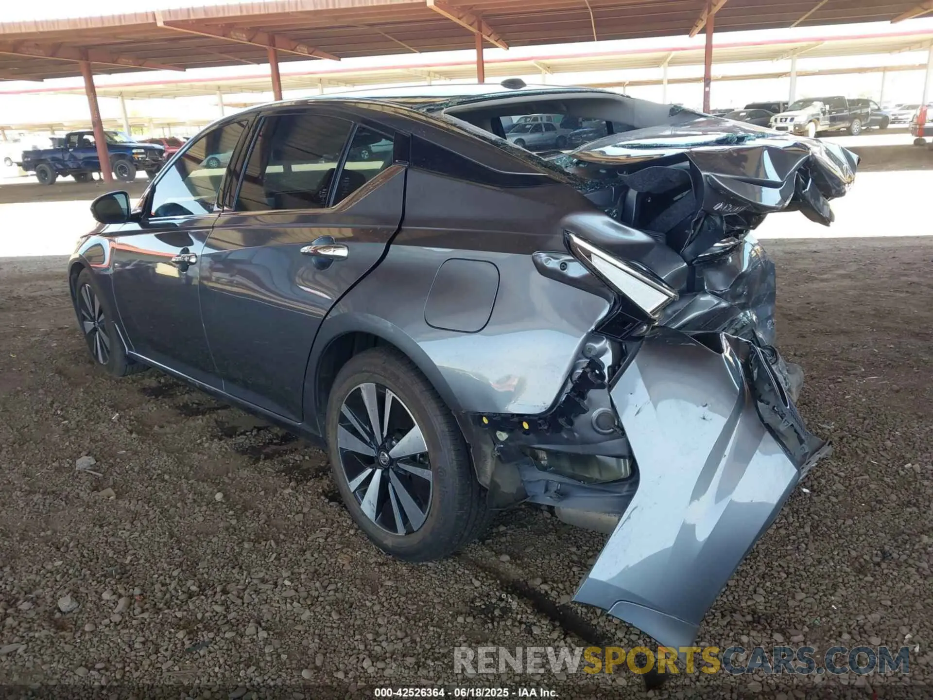 3 Photograph of a damaged car 1N4BL4DV5KC134636 NISSAN ALTIMA 2019