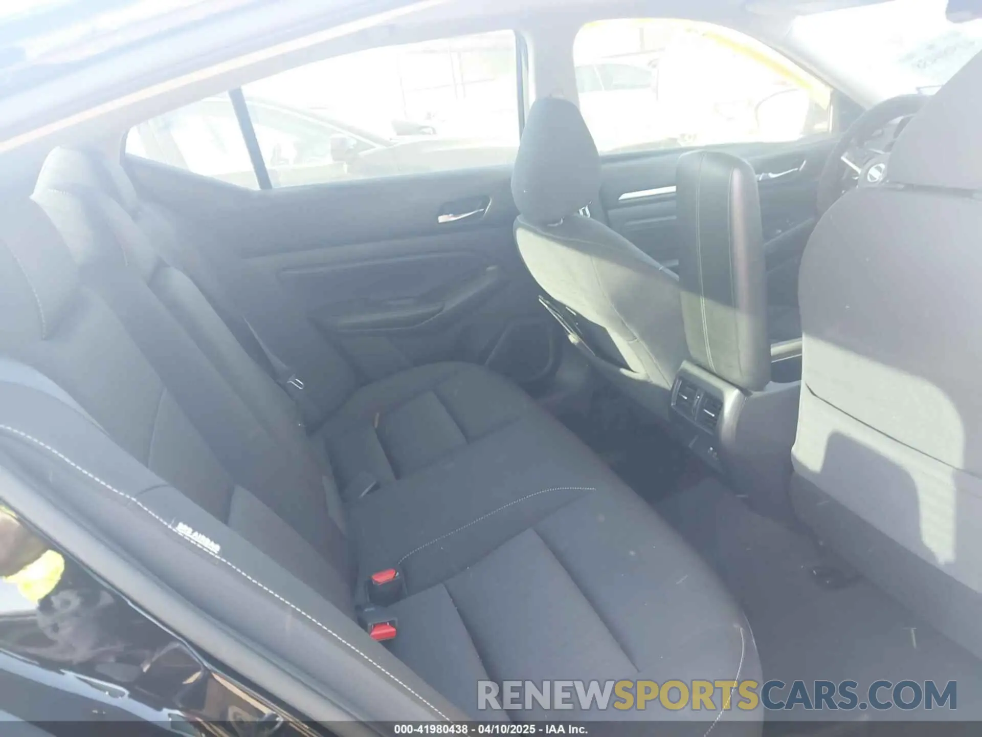 8 Photograph of a damaged car 1N4BL4DV5KC148231 NISSAN ALTIMA 2019