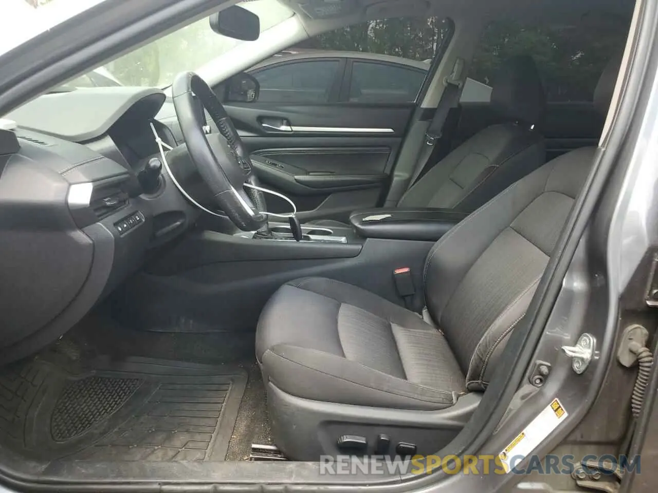 7 Photograph of a damaged car 1N4BL4DV6KC104948 NISSAN ALTIMA 2019