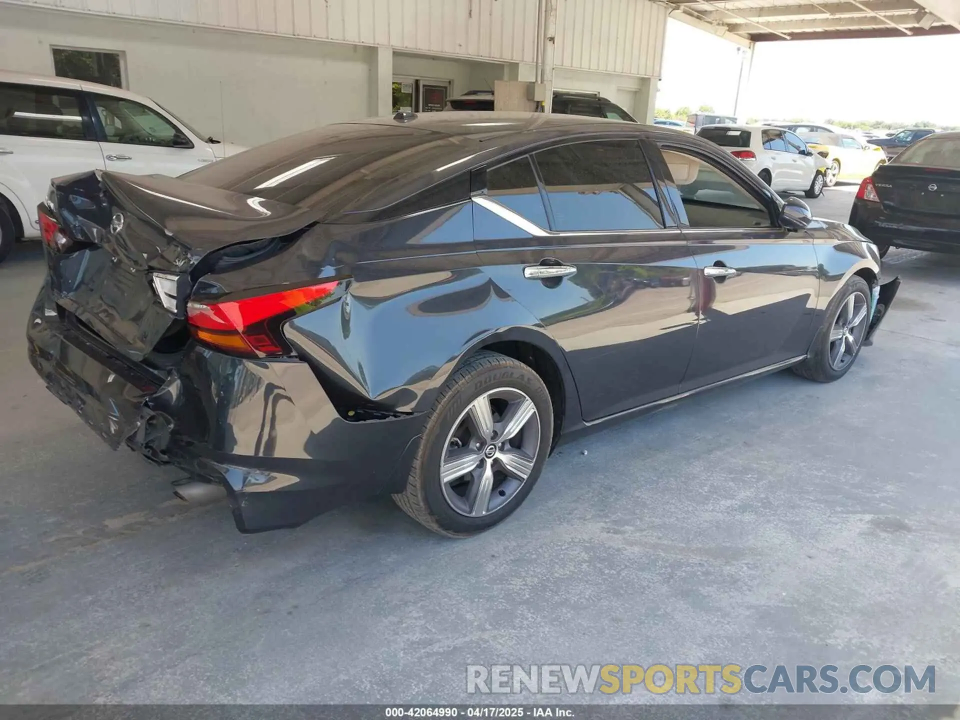 4 Фотография поврежденного автомобиля 1N4BL4DV6KC117294 NISSAN ALTIMA 2019
