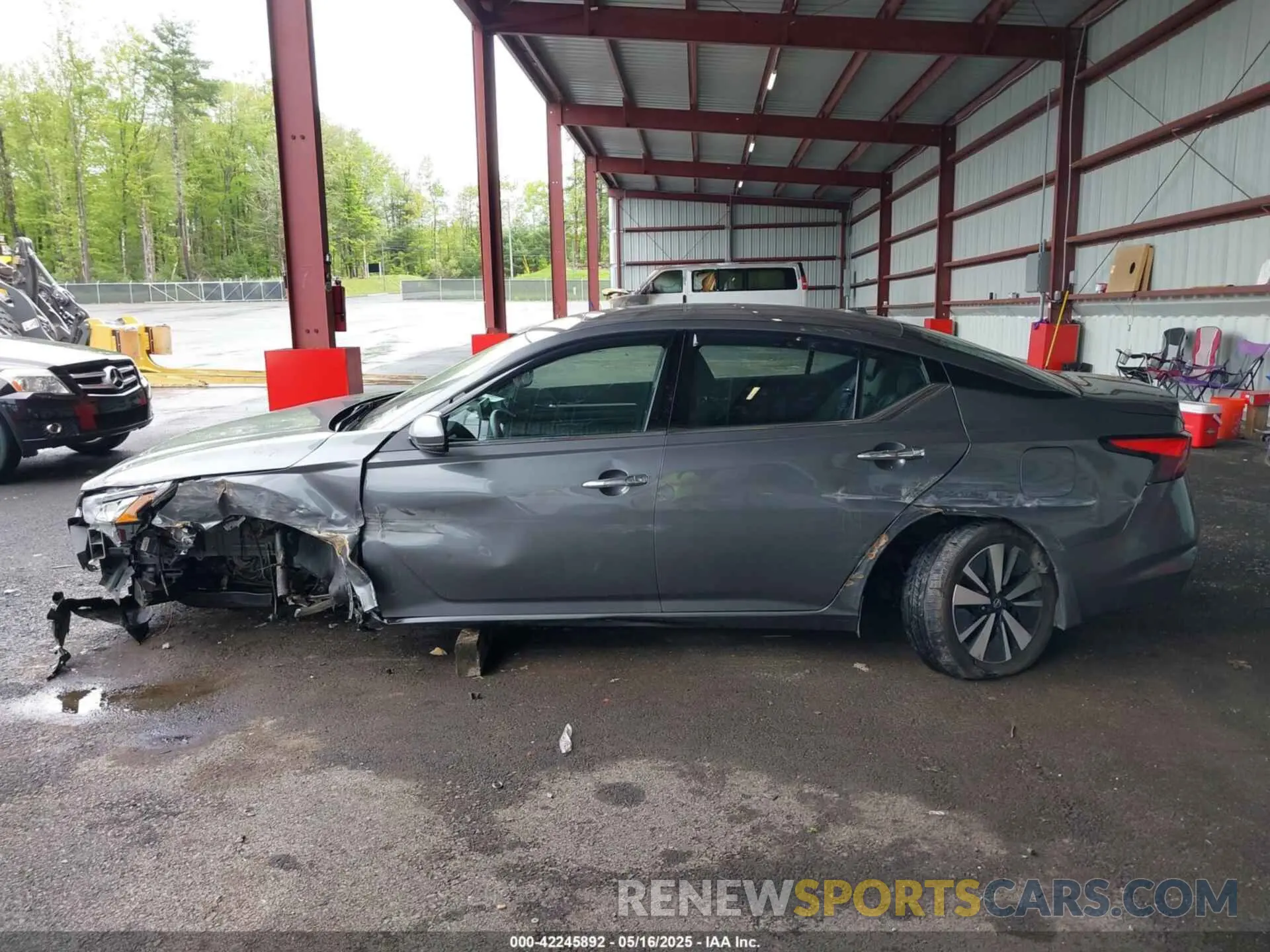 14 Photograph of a damaged car 1N4BL4DV6KC143166 NISSAN ALTIMA 2019
