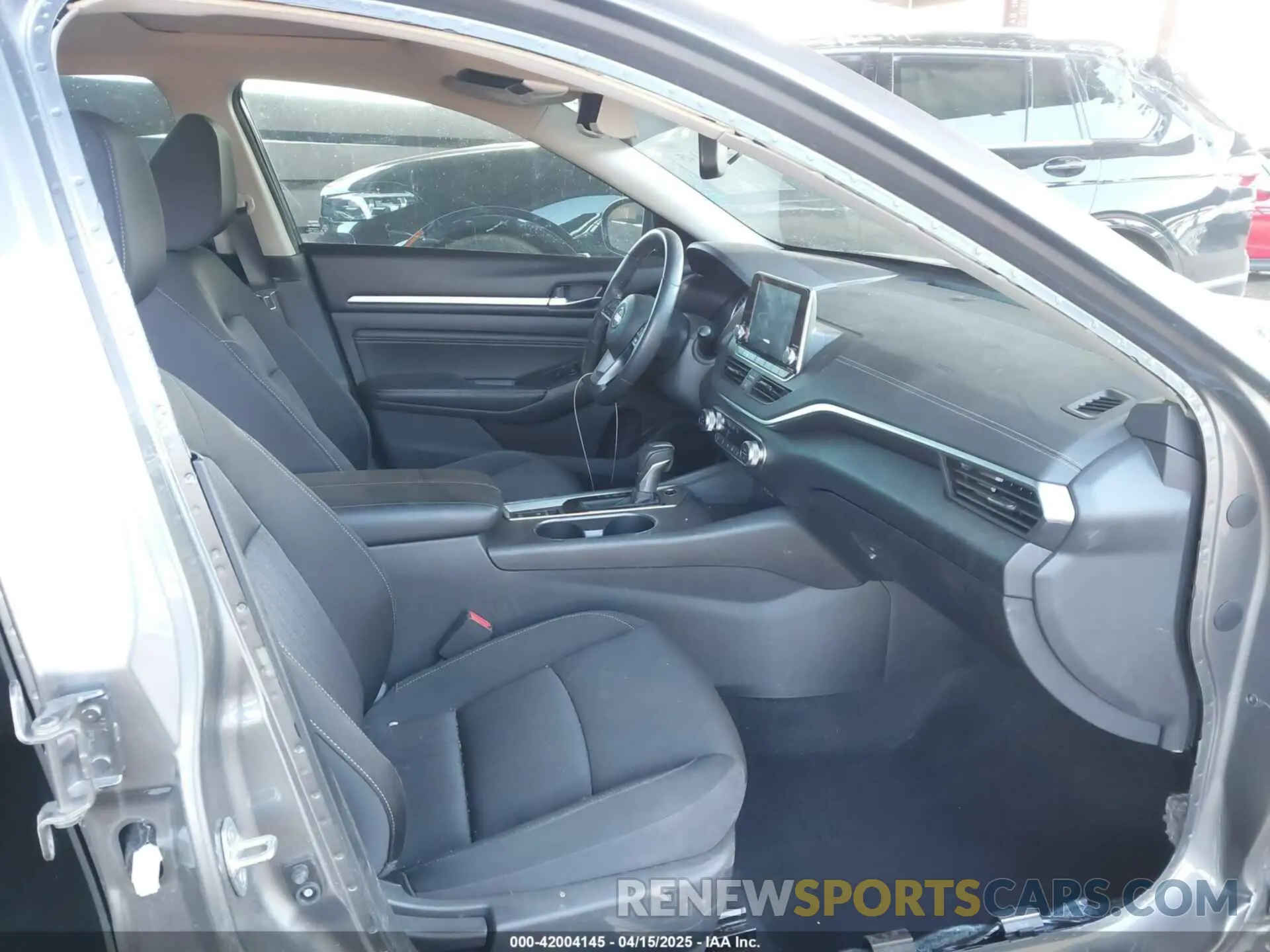 5 Photograph of a damaged car 1N4BL4DV6KC183408 NISSAN ALTIMA 2019