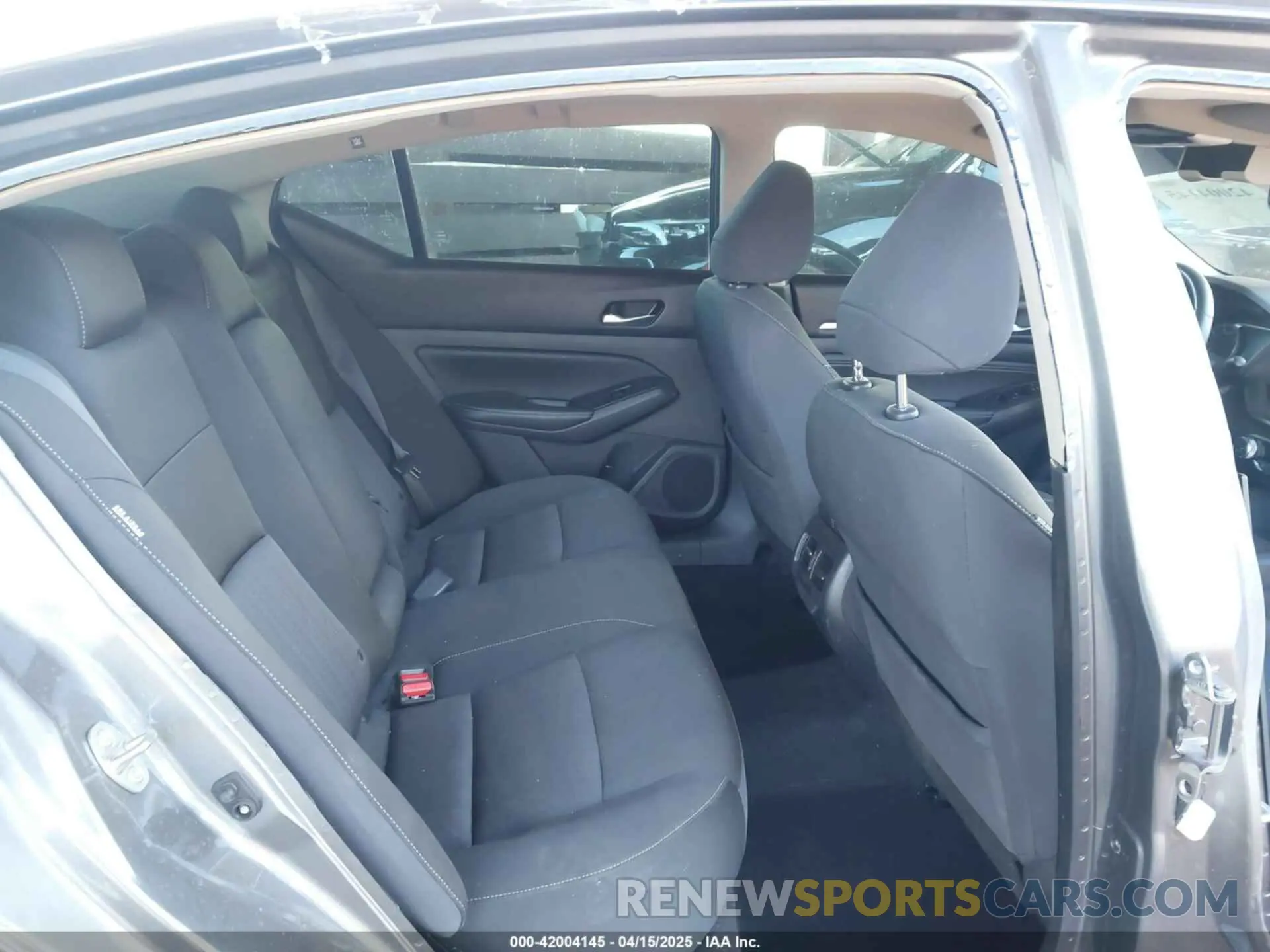 8 Photograph of a damaged car 1N4BL4DV6KC183408 NISSAN ALTIMA 2019