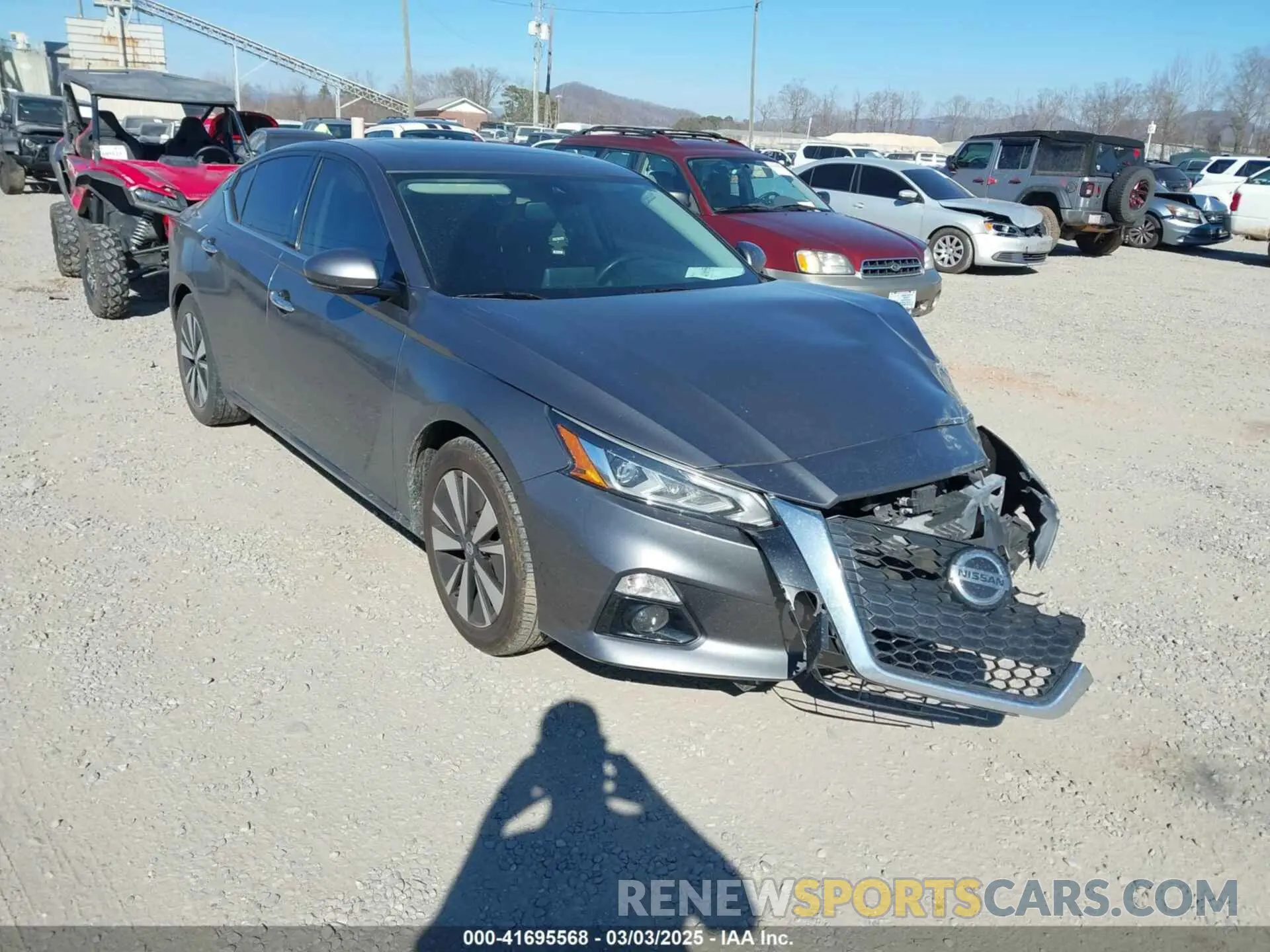1 Photograph of a damaged car 1N4BL4DV7KC121581 NISSAN ALTIMA 2019
