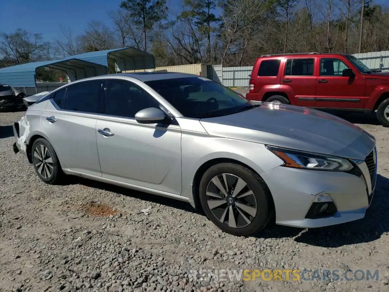 4 Photograph of a damaged car 1N4BL4DV7KC127123 NISSAN ALTIMA 2019