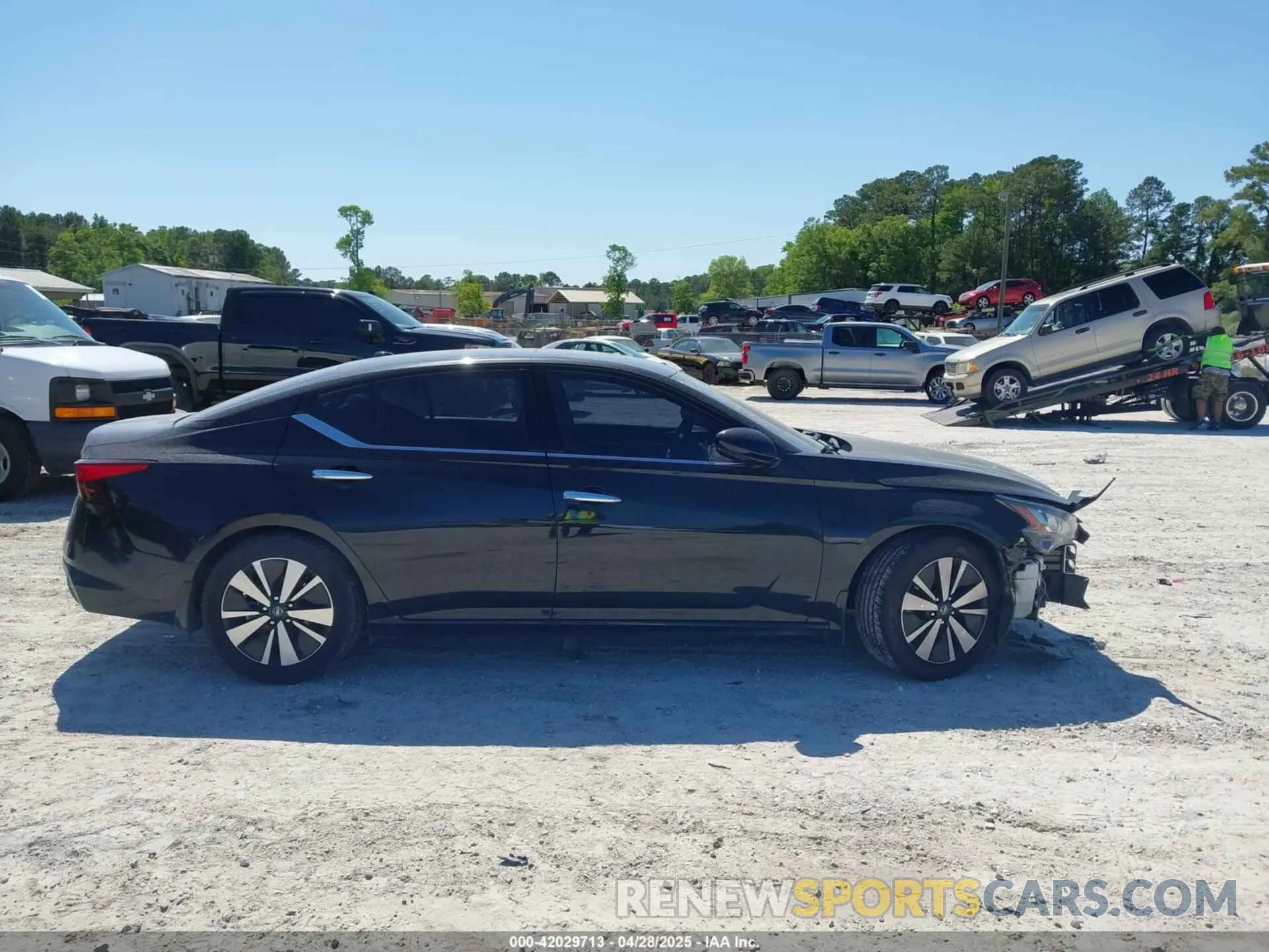 13 Photograph of a damaged car 1N4BL4DV7KC138834 NISSAN ALTIMA 2019