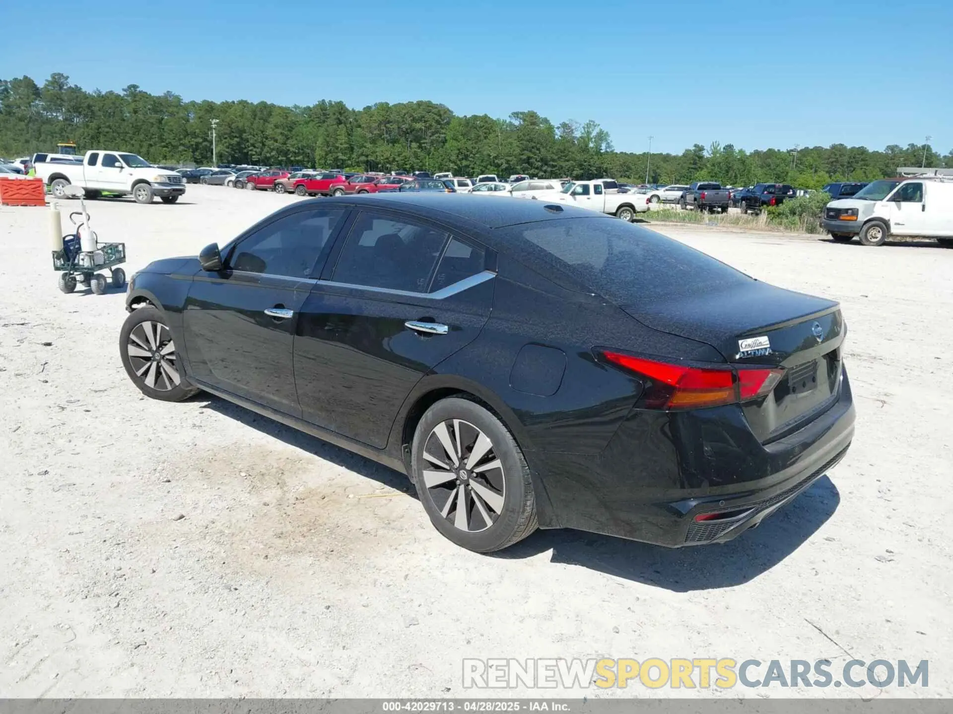 3 Photograph of a damaged car 1N4BL4DV7KC138834 NISSAN ALTIMA 2019
