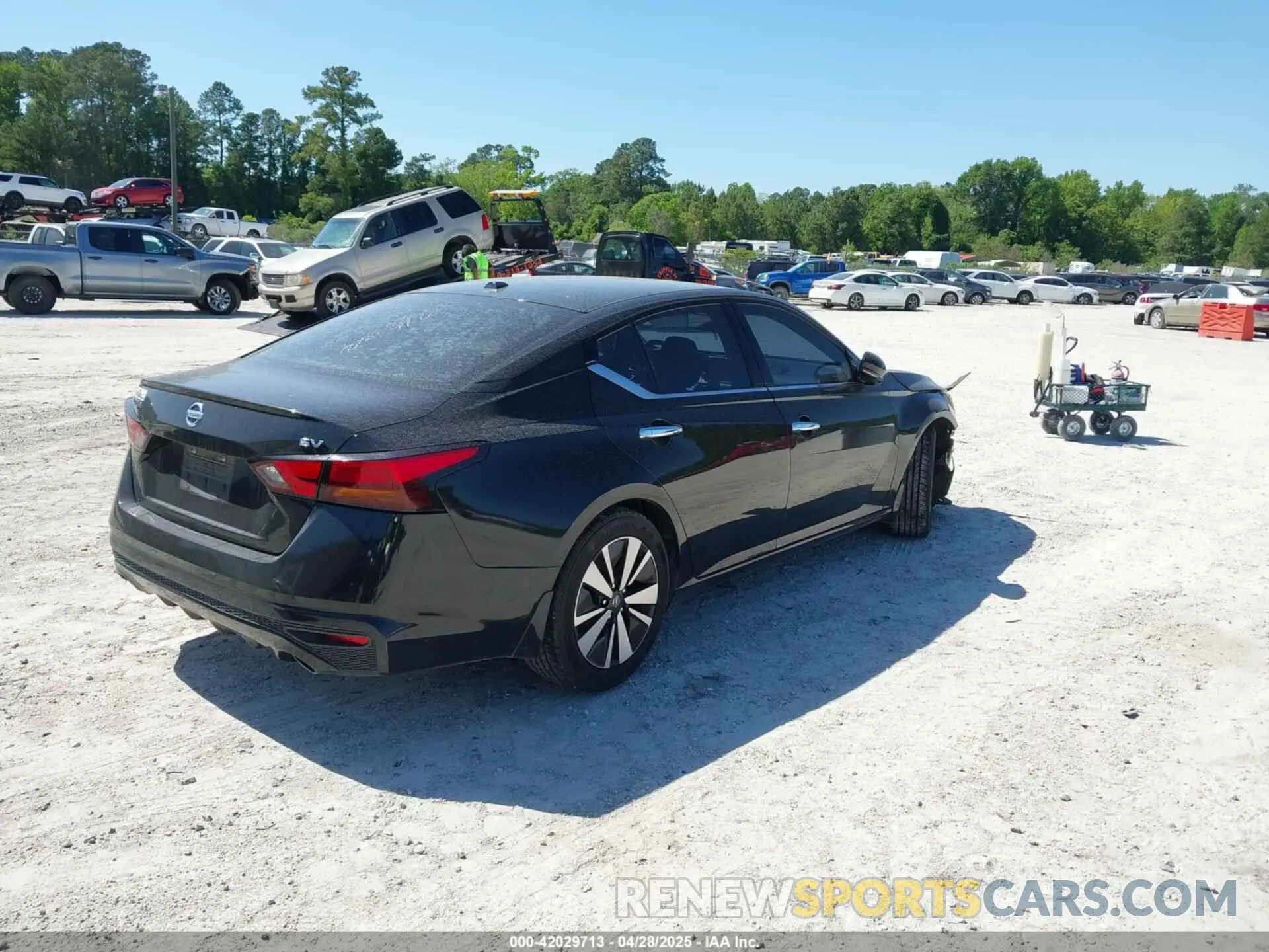 4 Photograph of a damaged car 1N4BL4DV7KC138834 NISSAN ALTIMA 2019