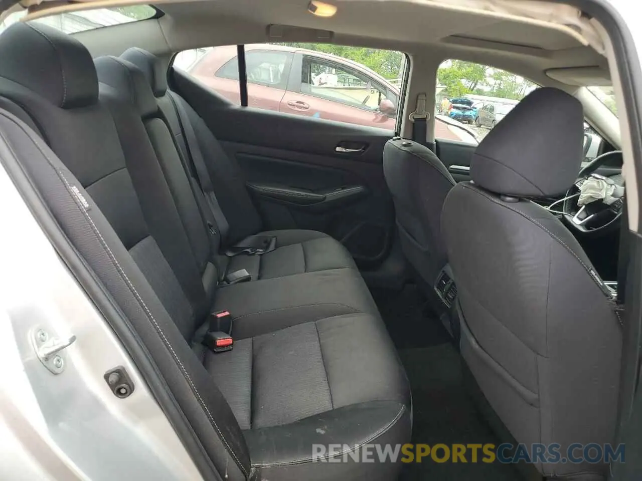 10 Photograph of a damaged car 1N4BL4DV7KC159344 NISSAN ALTIMA 2019