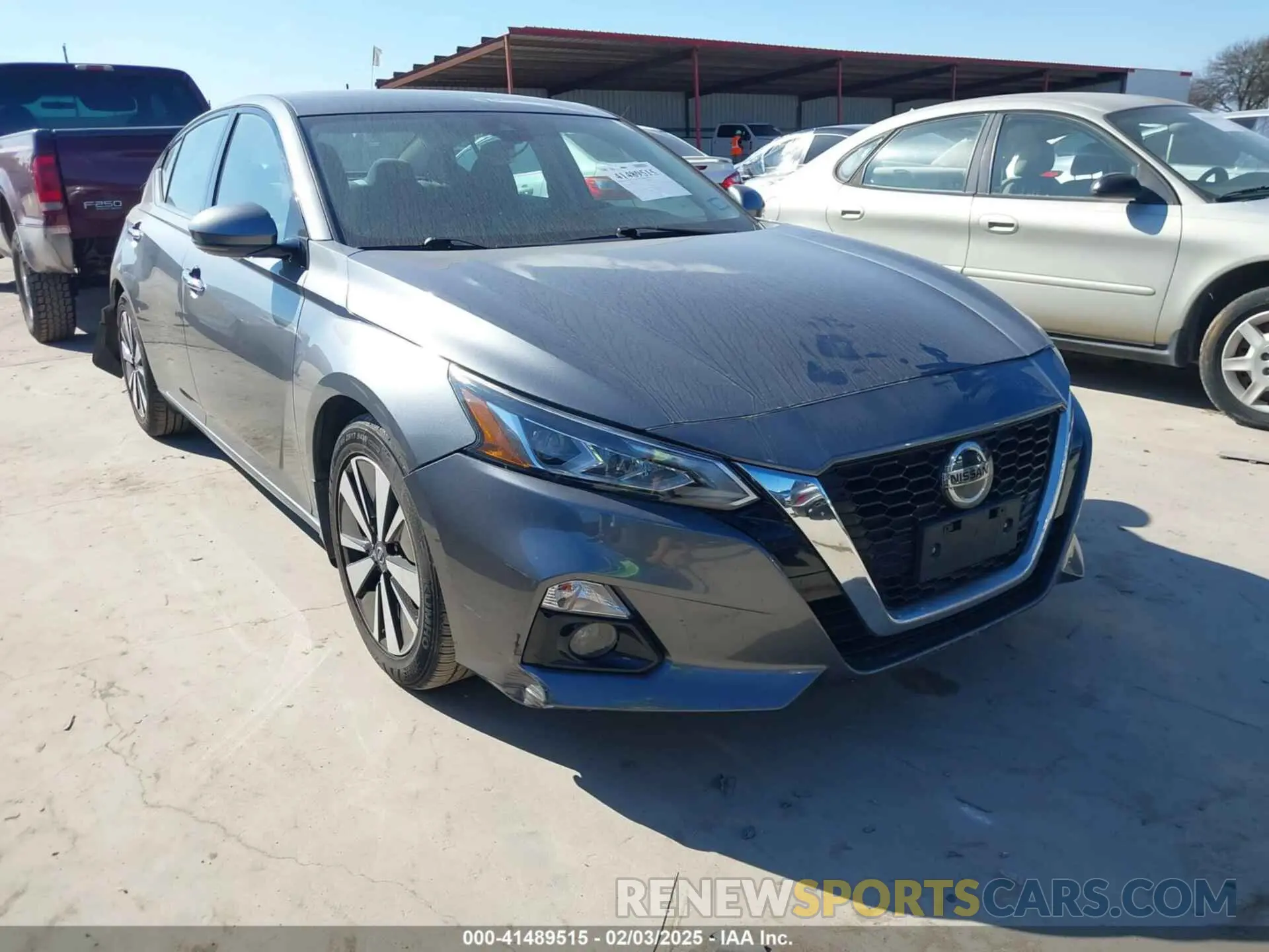 1 Photograph of a damaged car 1N4BL4DV8KC132878 NISSAN ALTIMA 2019