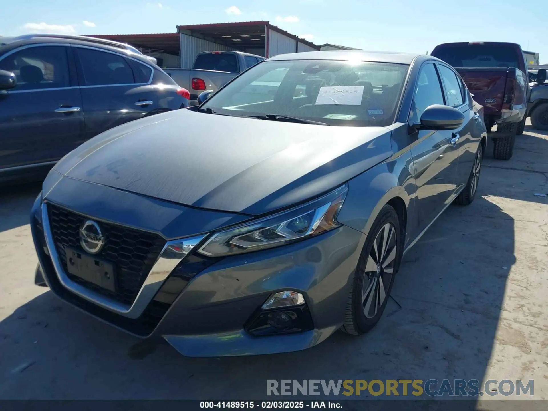 2 Photograph of a damaged car 1N4BL4DV8KC132878 NISSAN ALTIMA 2019