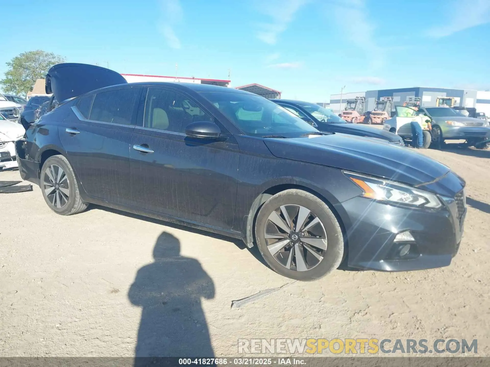 1 Photograph of a damaged car 1N4BL4DV9KC117080 NISSAN ALTIMA 2019