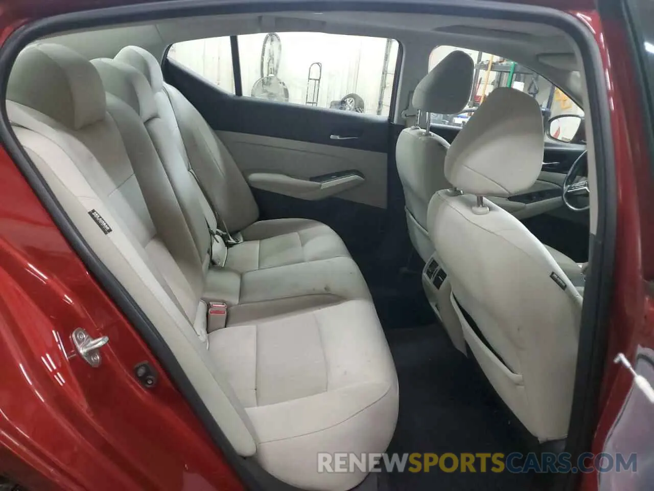 10 Photograph of a damaged car 1N4BL4DW4KN304014 NISSAN ALTIMA 2019