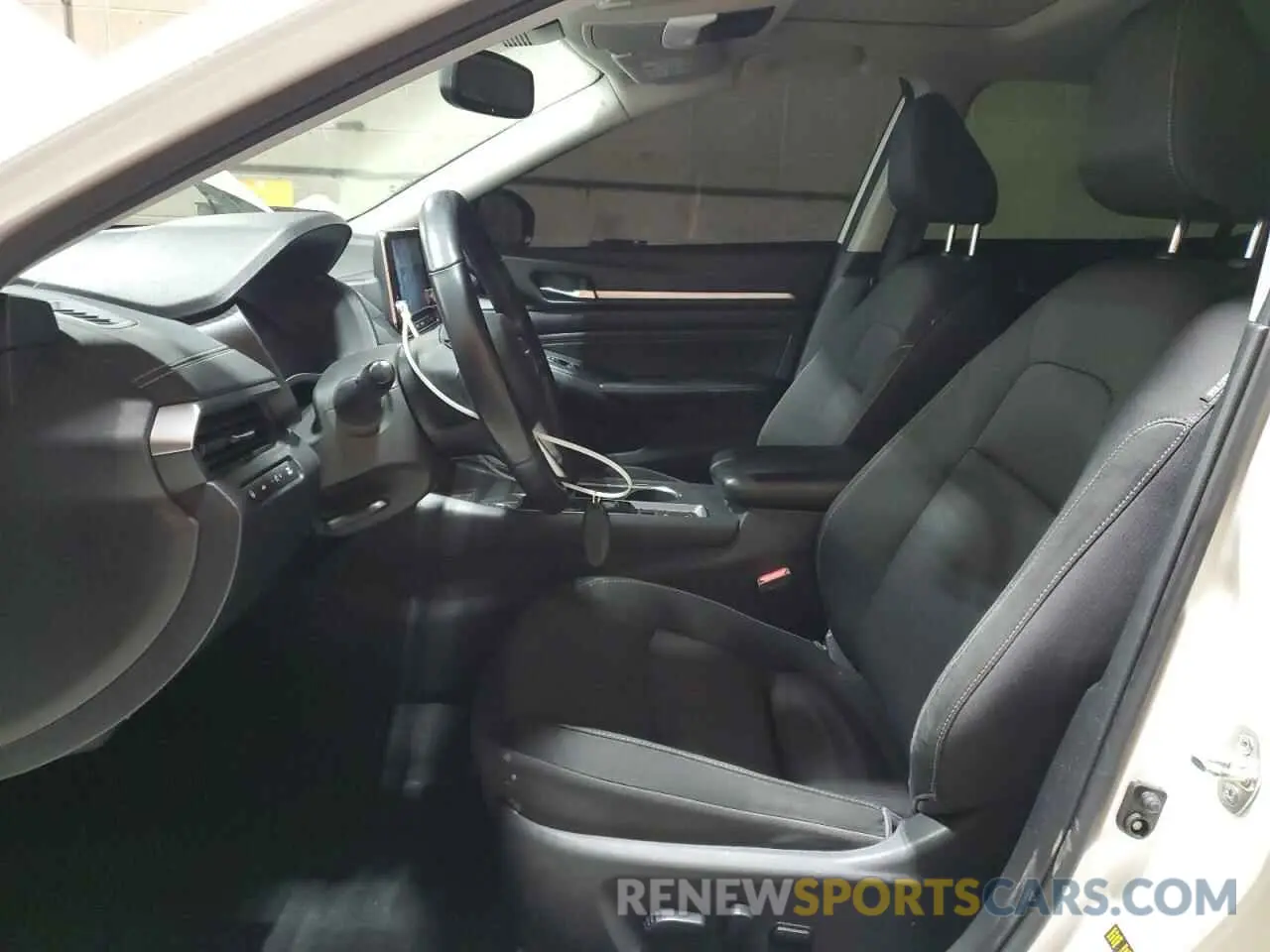 7 Photograph of a damaged car 1N4BL4DW7KC201097 NISSAN ALTIMA 2019