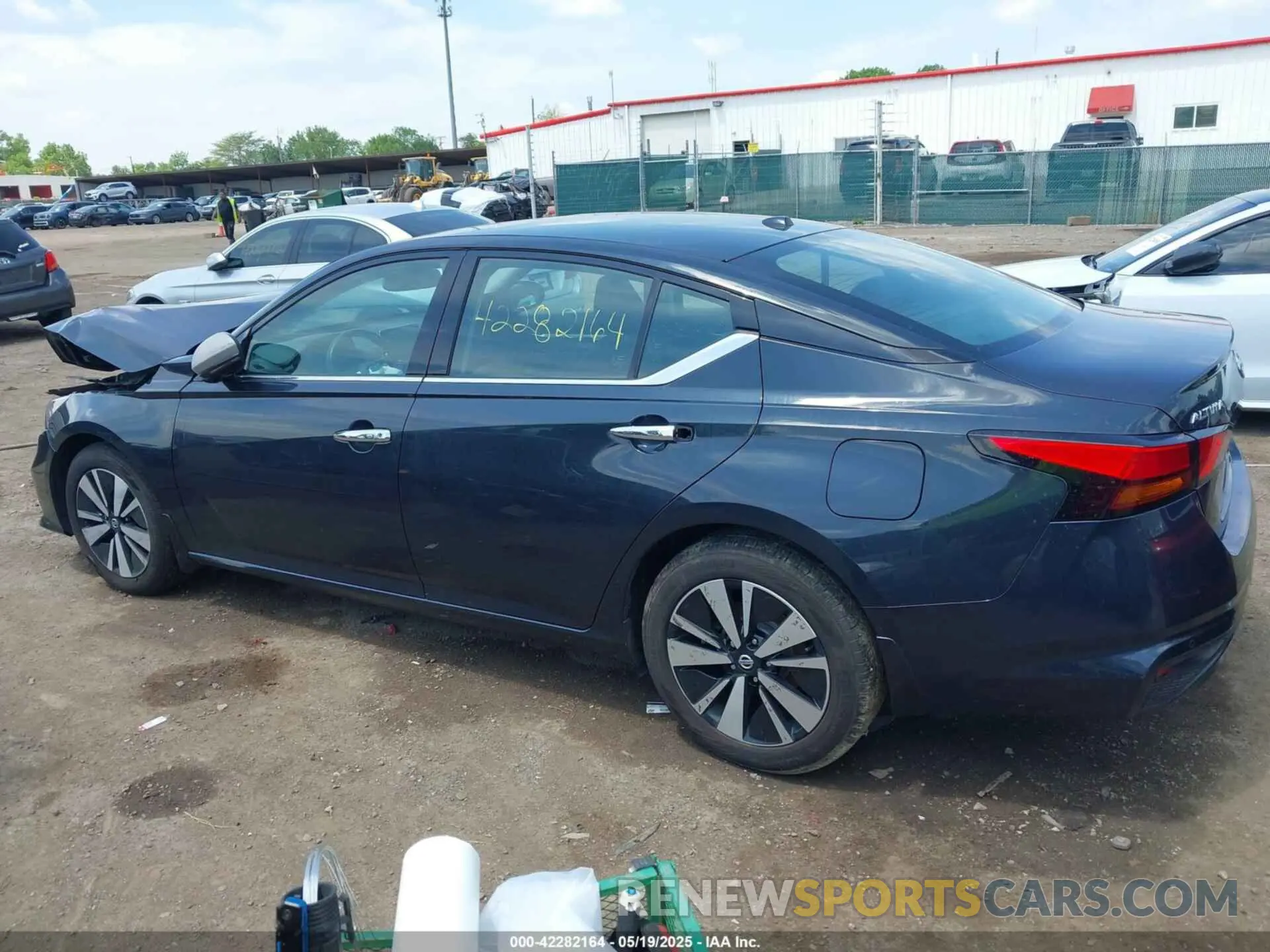 14 Photograph of a damaged car 1N4BL4DW9KN300931 NISSAN ALTIMA 2019