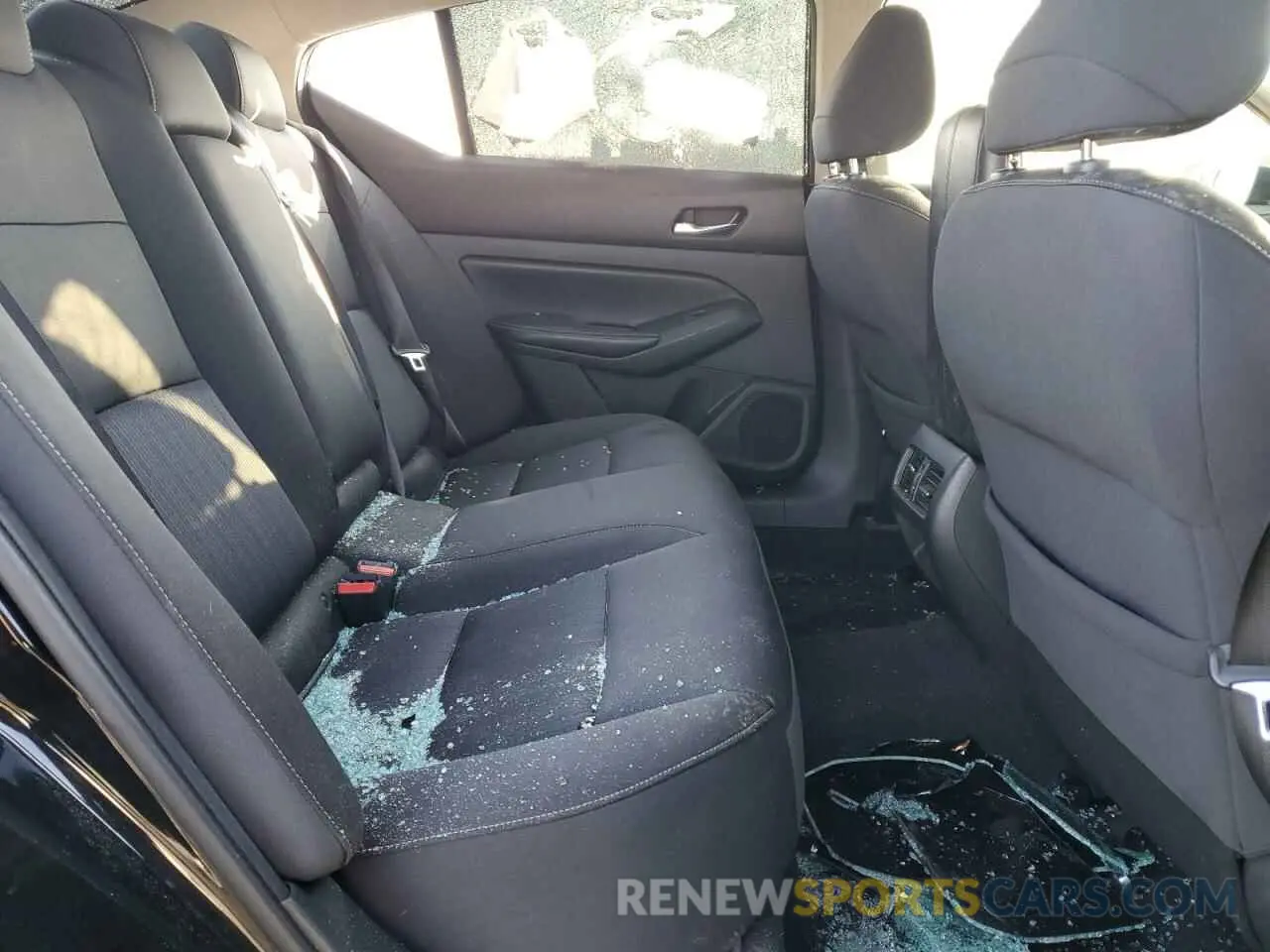 10 Photograph of a damaged car 1N4BL4DW9KN310035 NISSAN ALTIMA 2019
