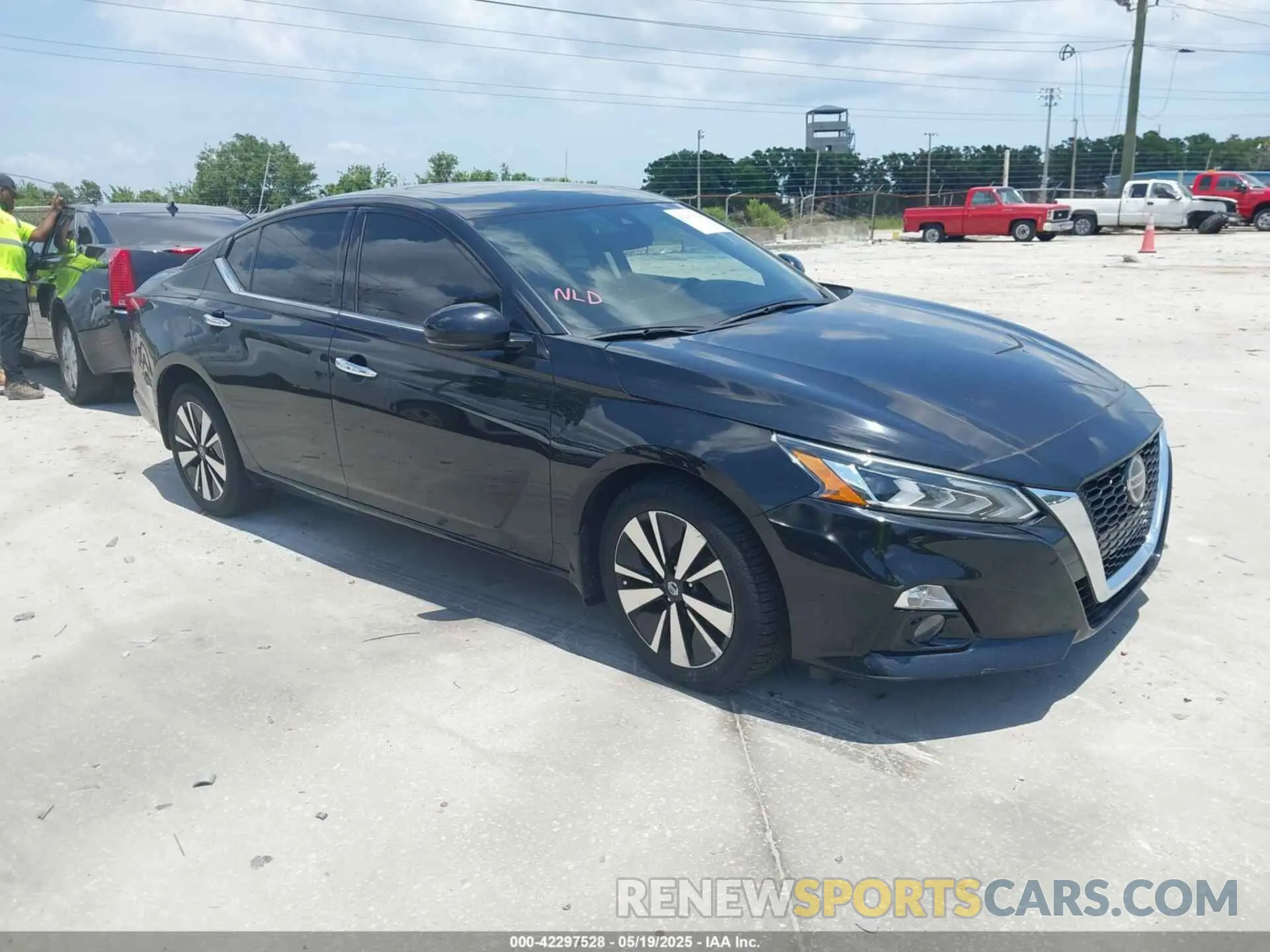 1 Photograph of a damaged car 1N4BL4DWXKC194615 NISSAN ALTIMA 2019