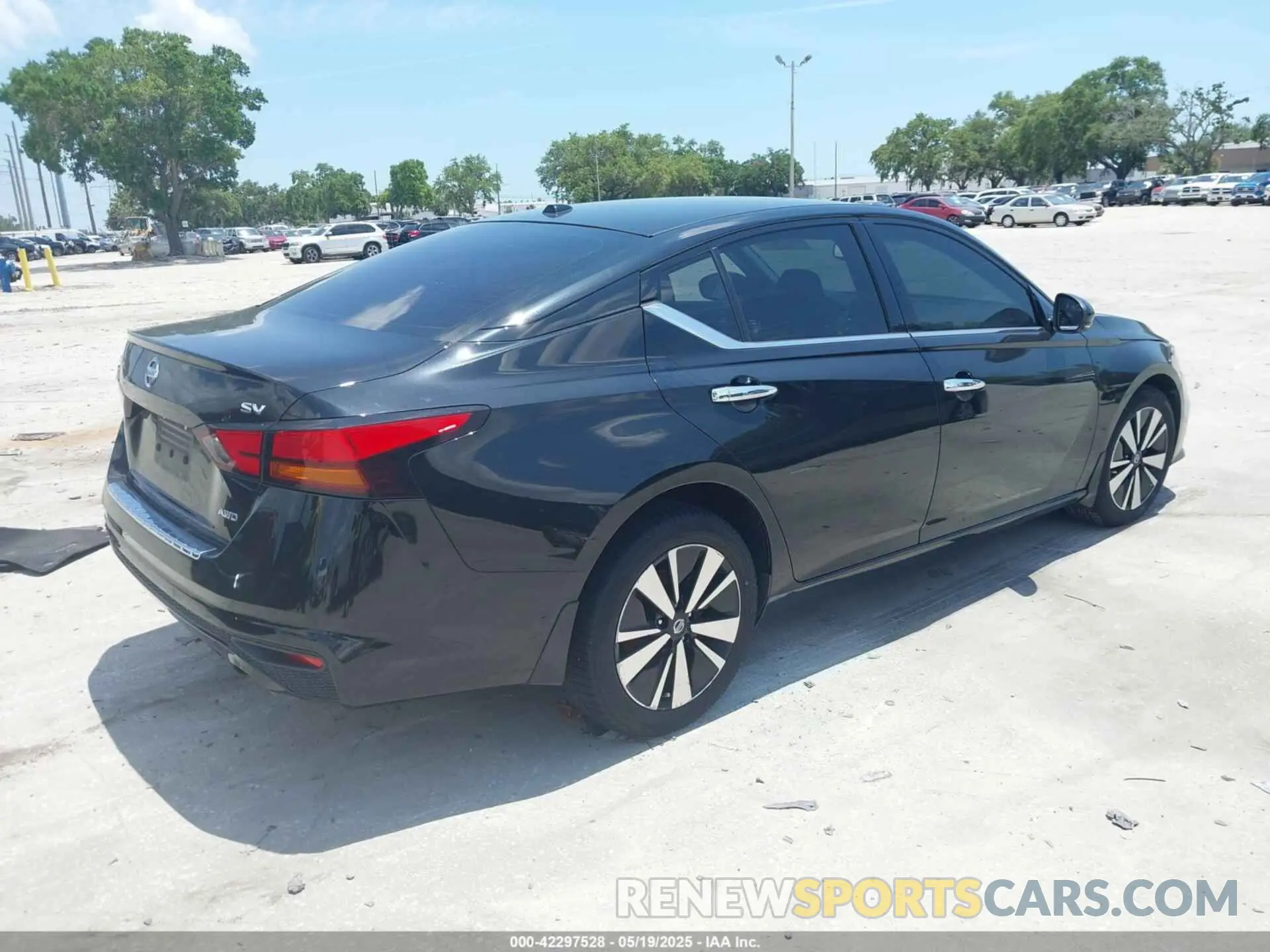 4 Photograph of a damaged car 1N4BL4DWXKC194615 NISSAN ALTIMA 2019