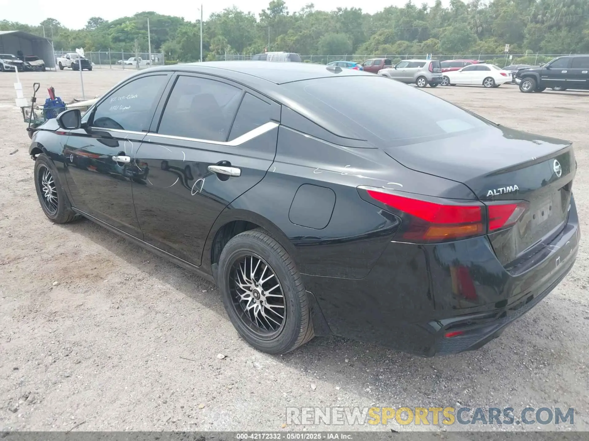 3 Photograph of a damaged car 1N4BL4DWXKC211154 NISSAN ALTIMA 2019