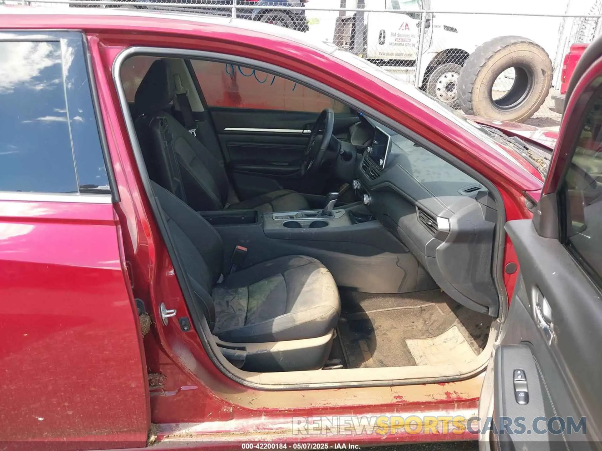 5 Photograph of a damaged car 1N4BL4DWXKN301523 NISSAN ALTIMA 2019