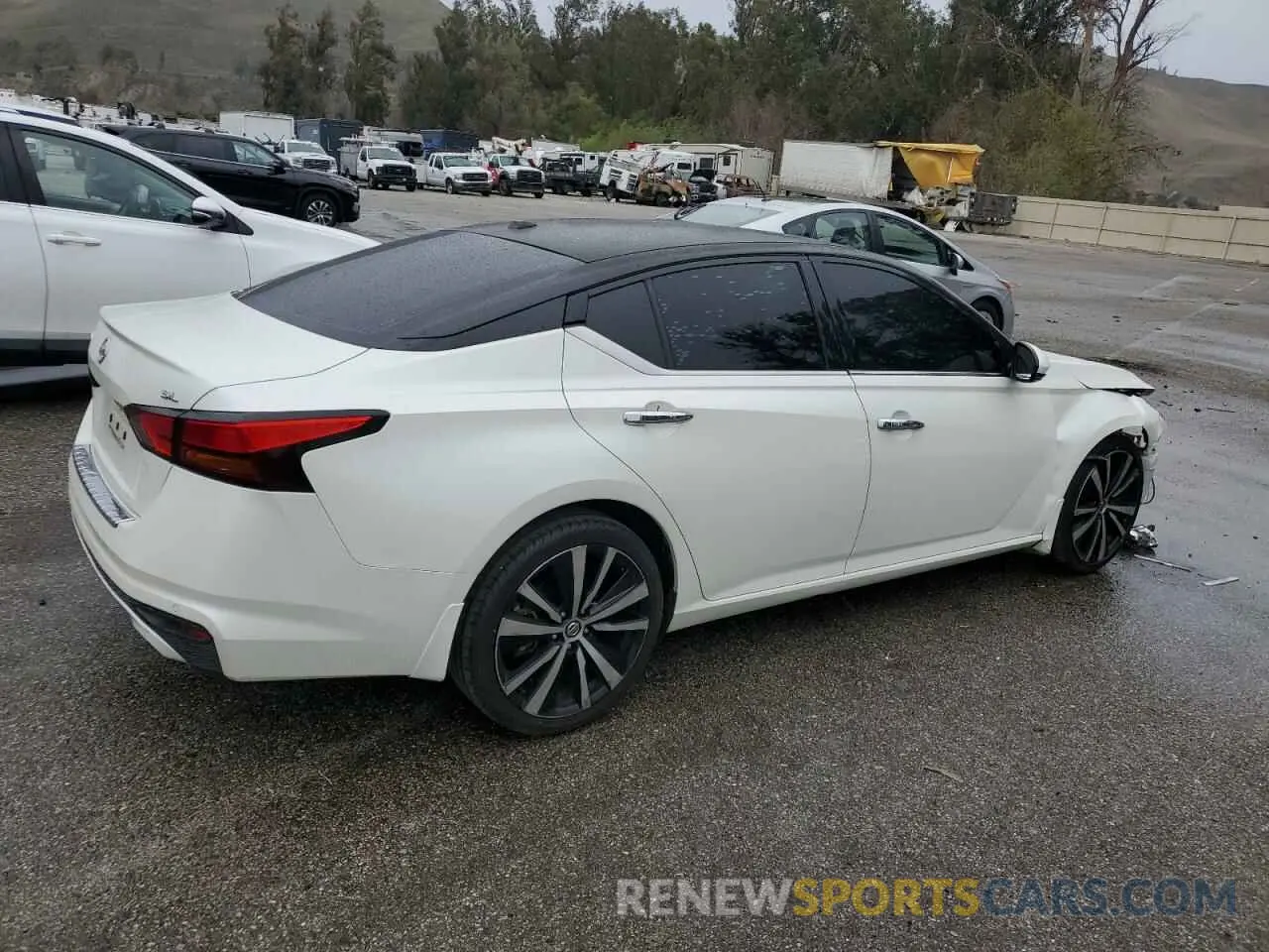 3 Photograph of a damaged car 1N4BL4EV0KC242855 NISSAN ALTIMA 2019