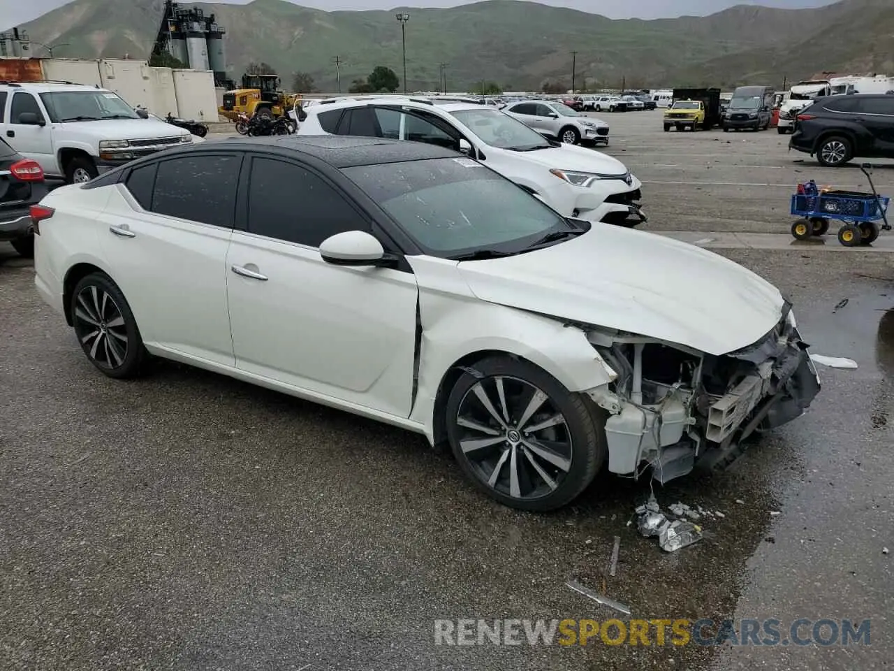 4 Photograph of a damaged car 1N4BL4EV0KC242855 NISSAN ALTIMA 2019